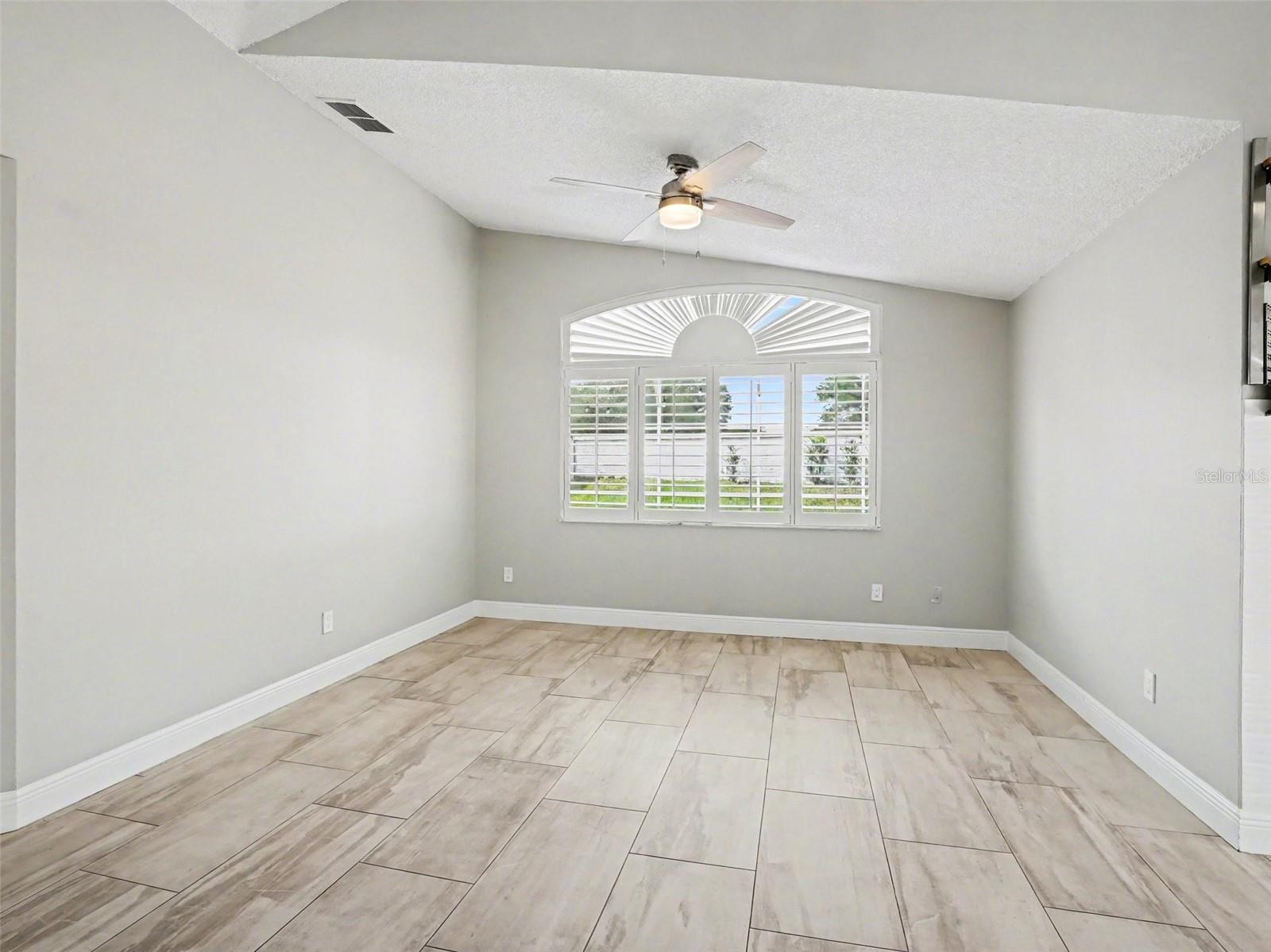 Image 20 of 31 For 14564 Huntingfield Drive