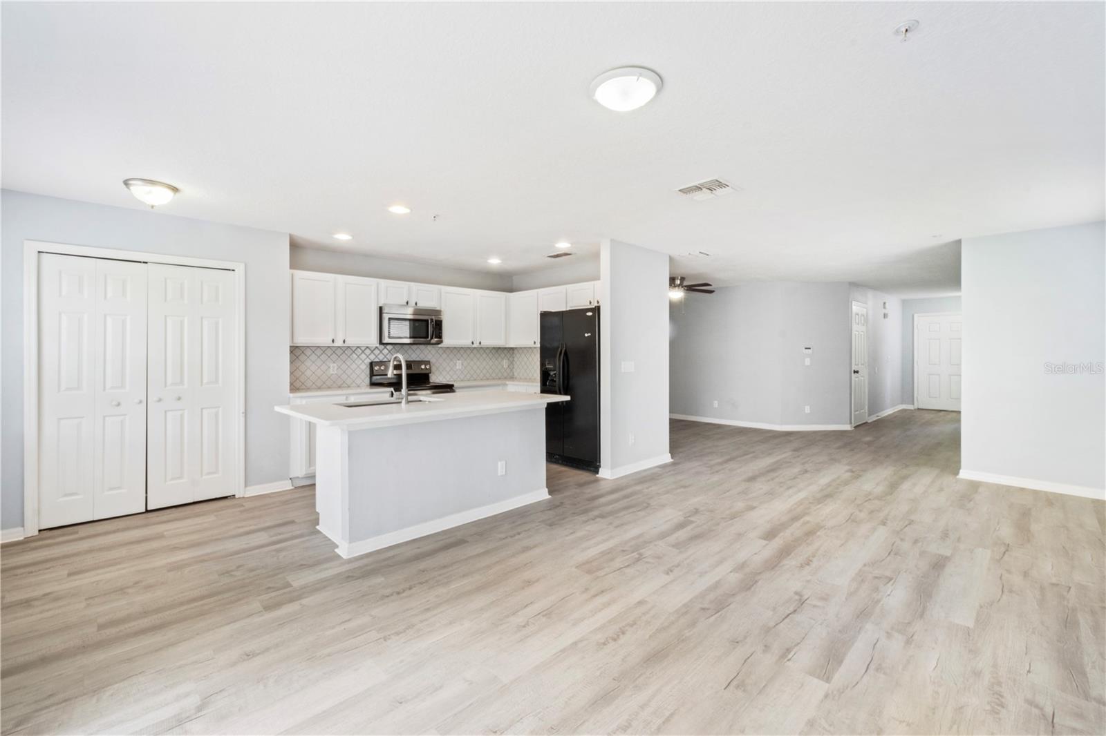 Image 6 of 18 For 13430 Southmeadow Drive 138