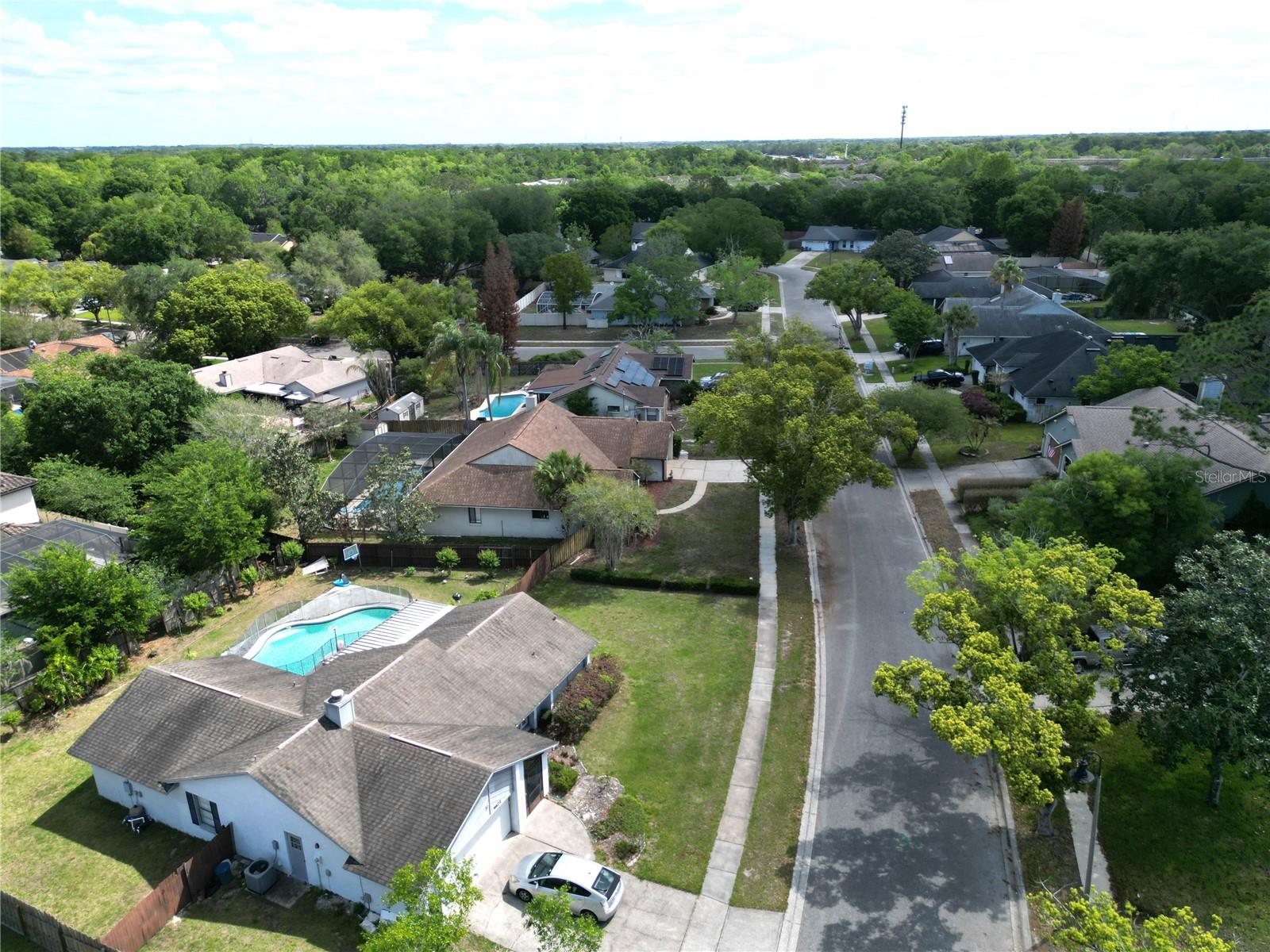Image 14 of 48 For 4649 Creekview Lane