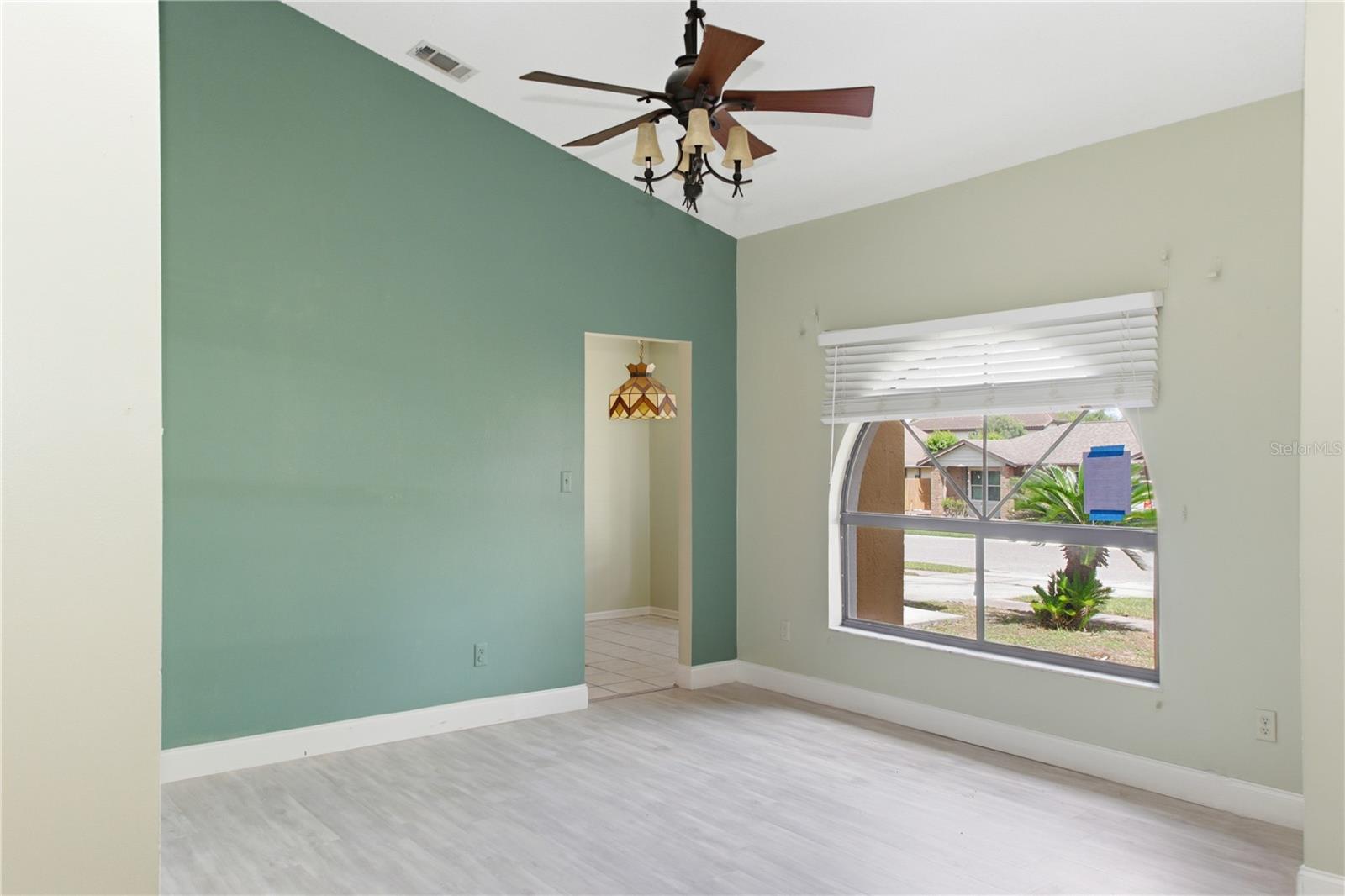 Image 23 of 48 For 4649 Creekview Lane