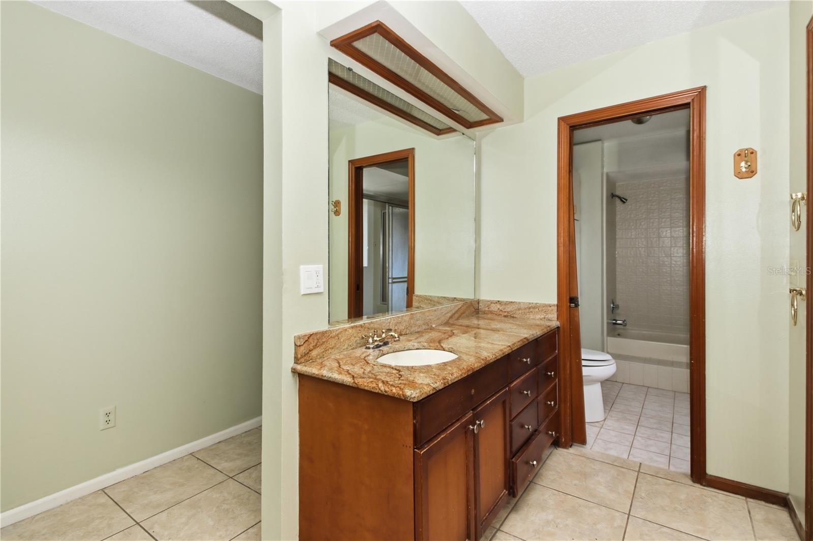 Image 29 of 48 For 4649 Creekview Lane