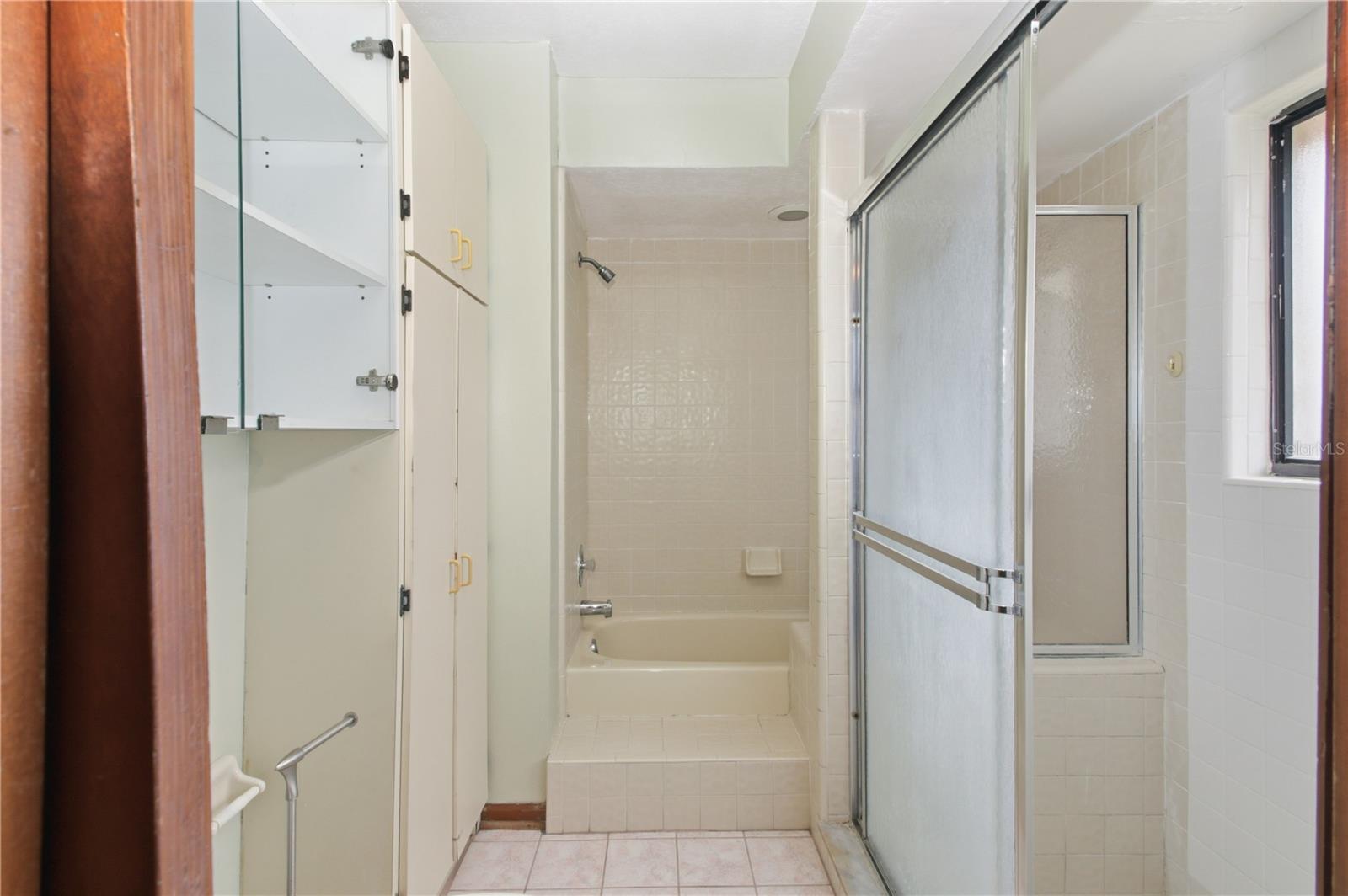 Image 30 of 48 For 4649 Creekview Lane