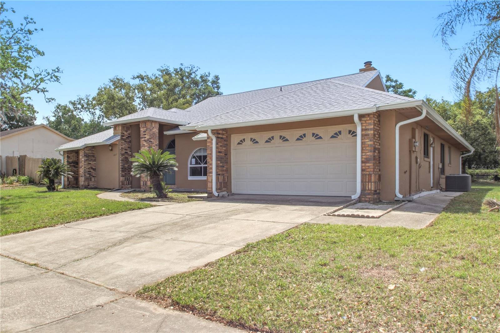 Image 4 of 48 For 4649 Creekview Lane