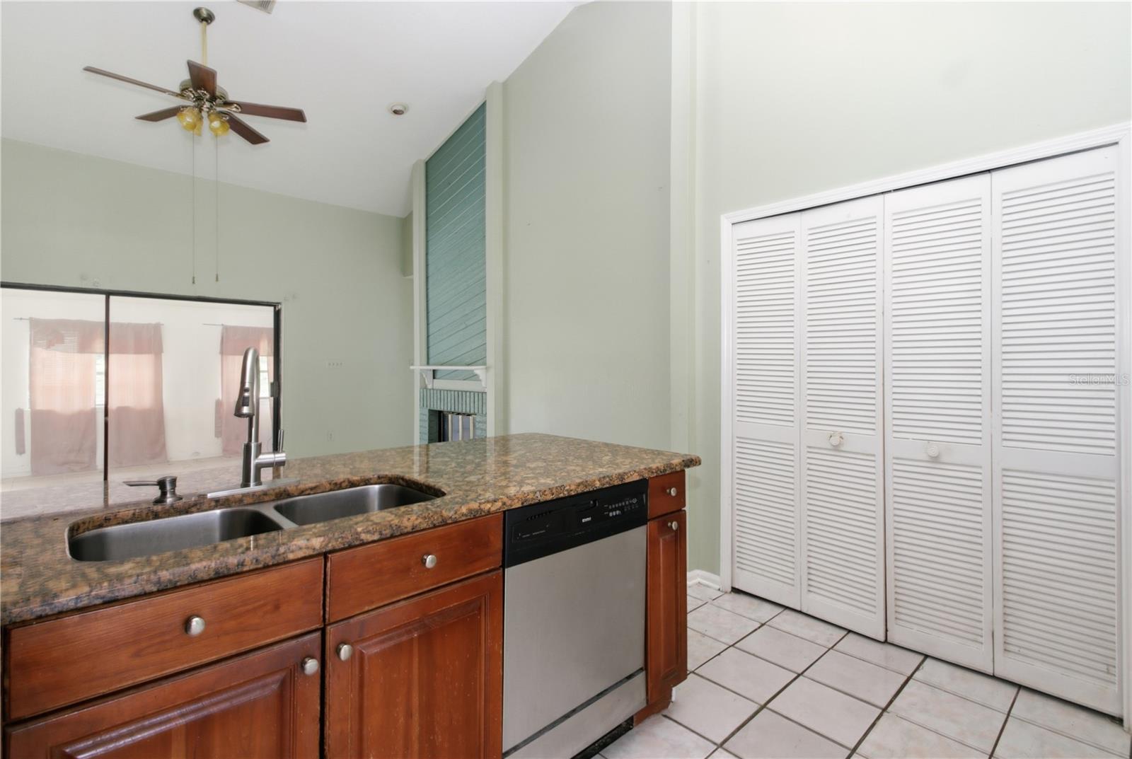 Image 43 of 48 For 4649 Creekview Lane