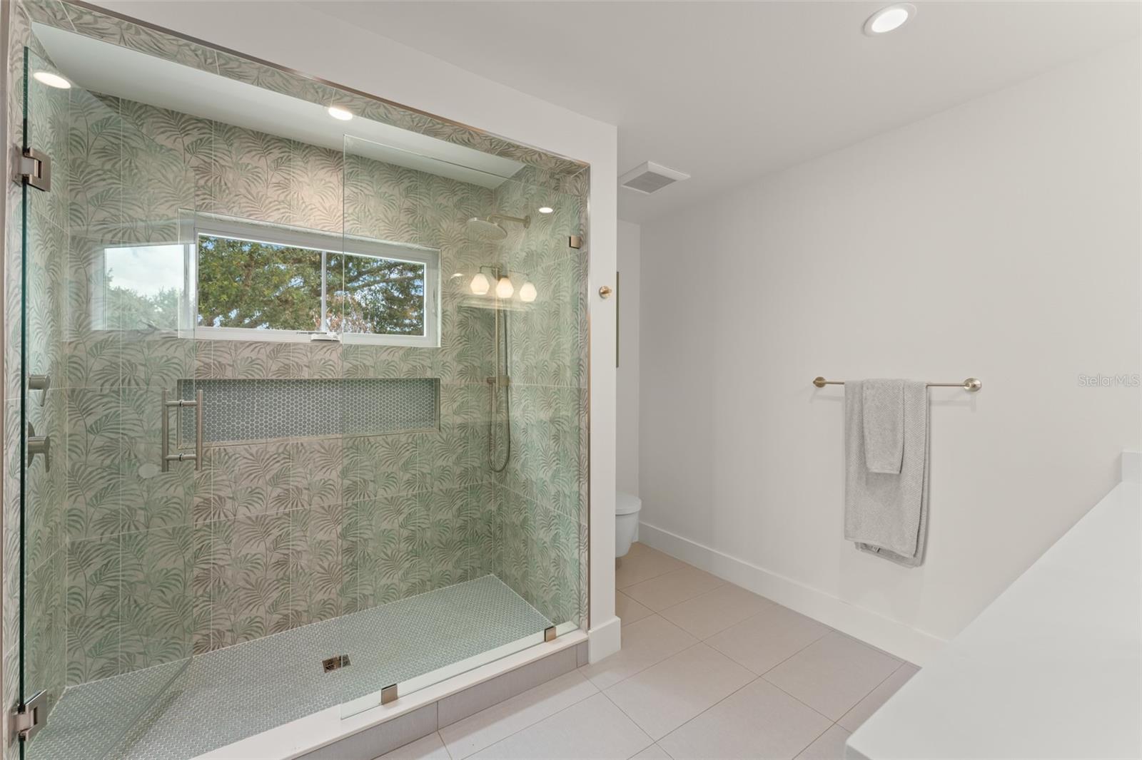 Image 49 of 78 For 13542 Sunset Lakes Circle