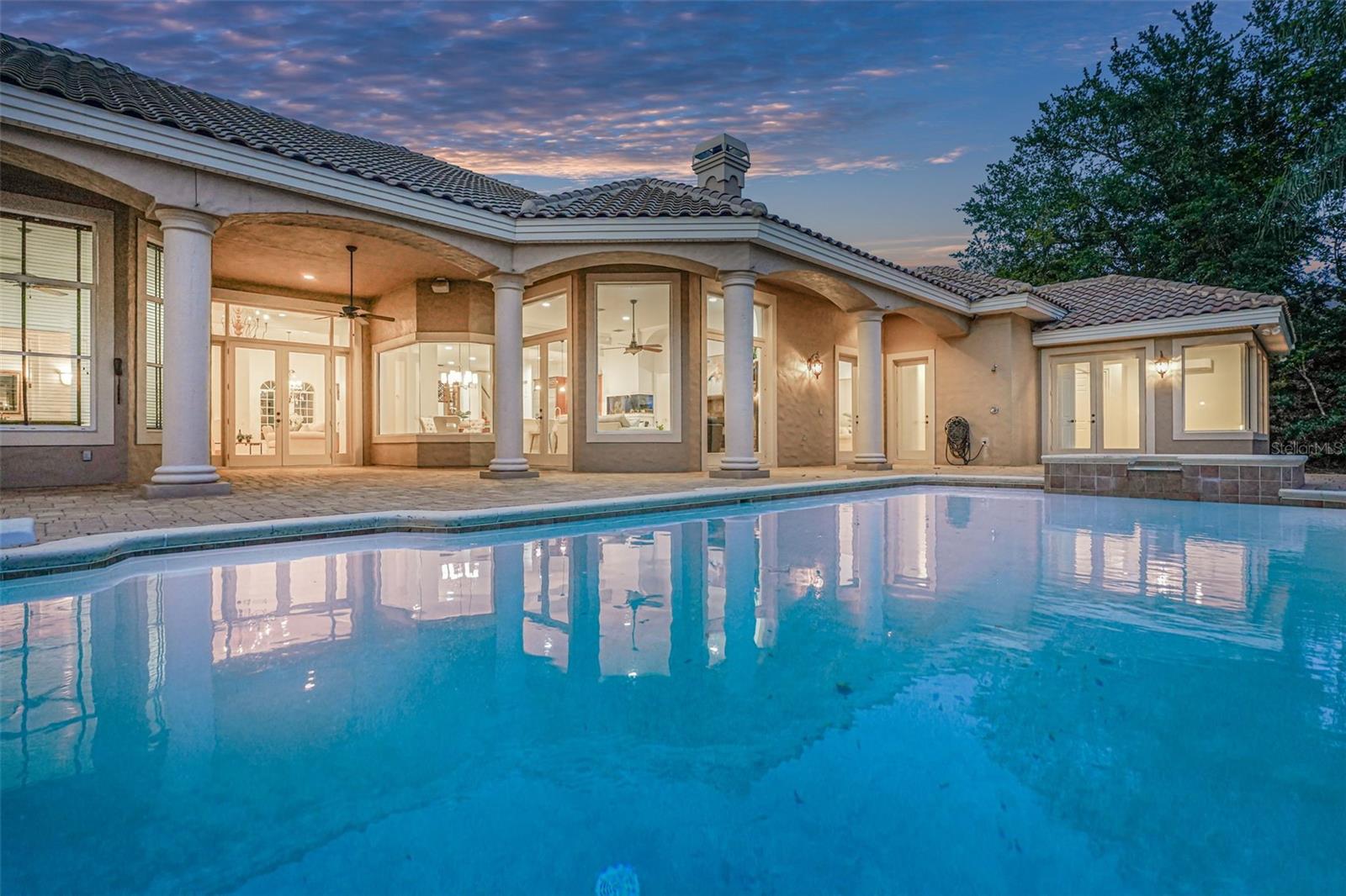 Listing photo id 14 for 880 Brantley Drive