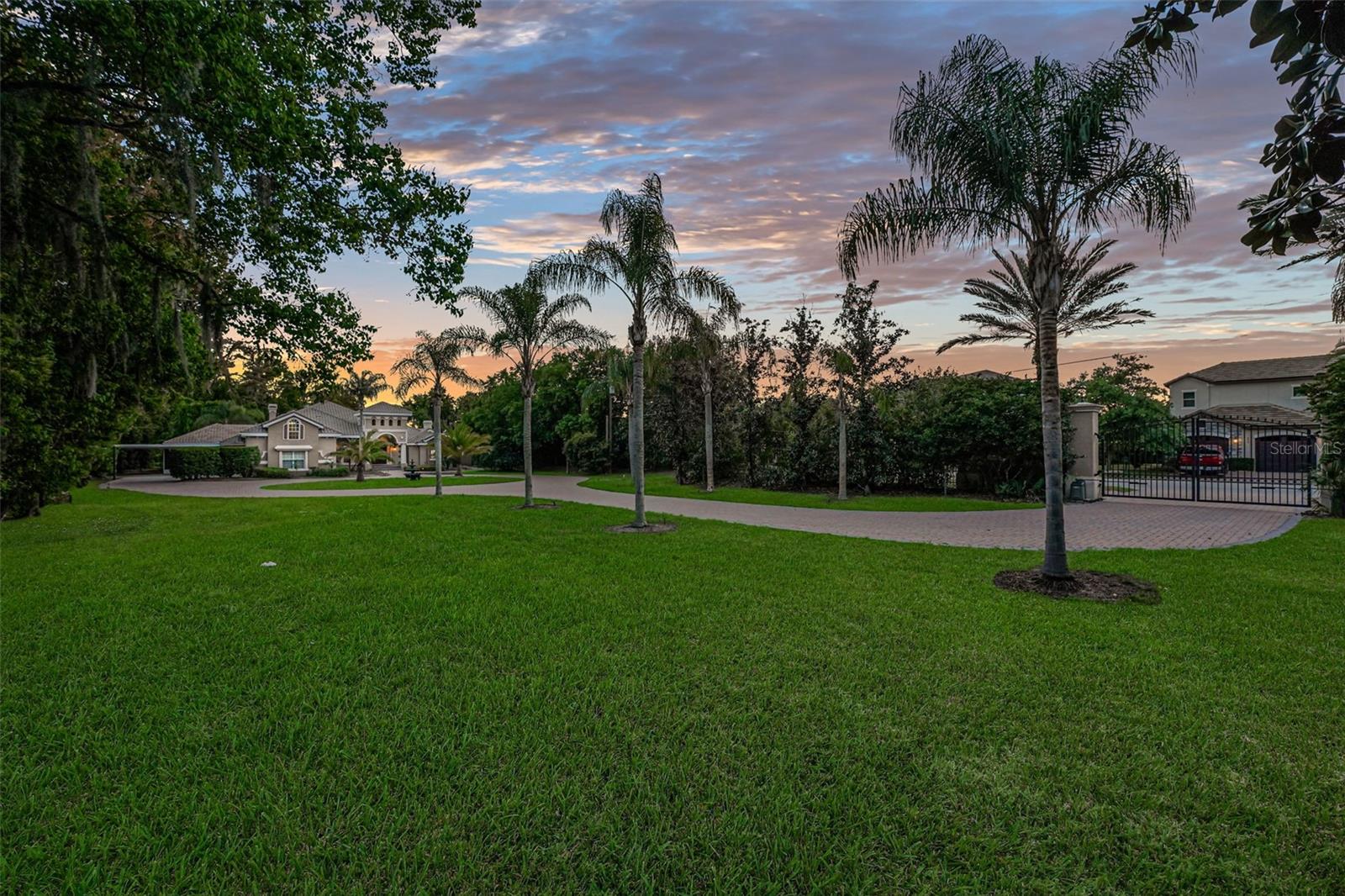 Listing photo id 17 for 880 Brantley Drive