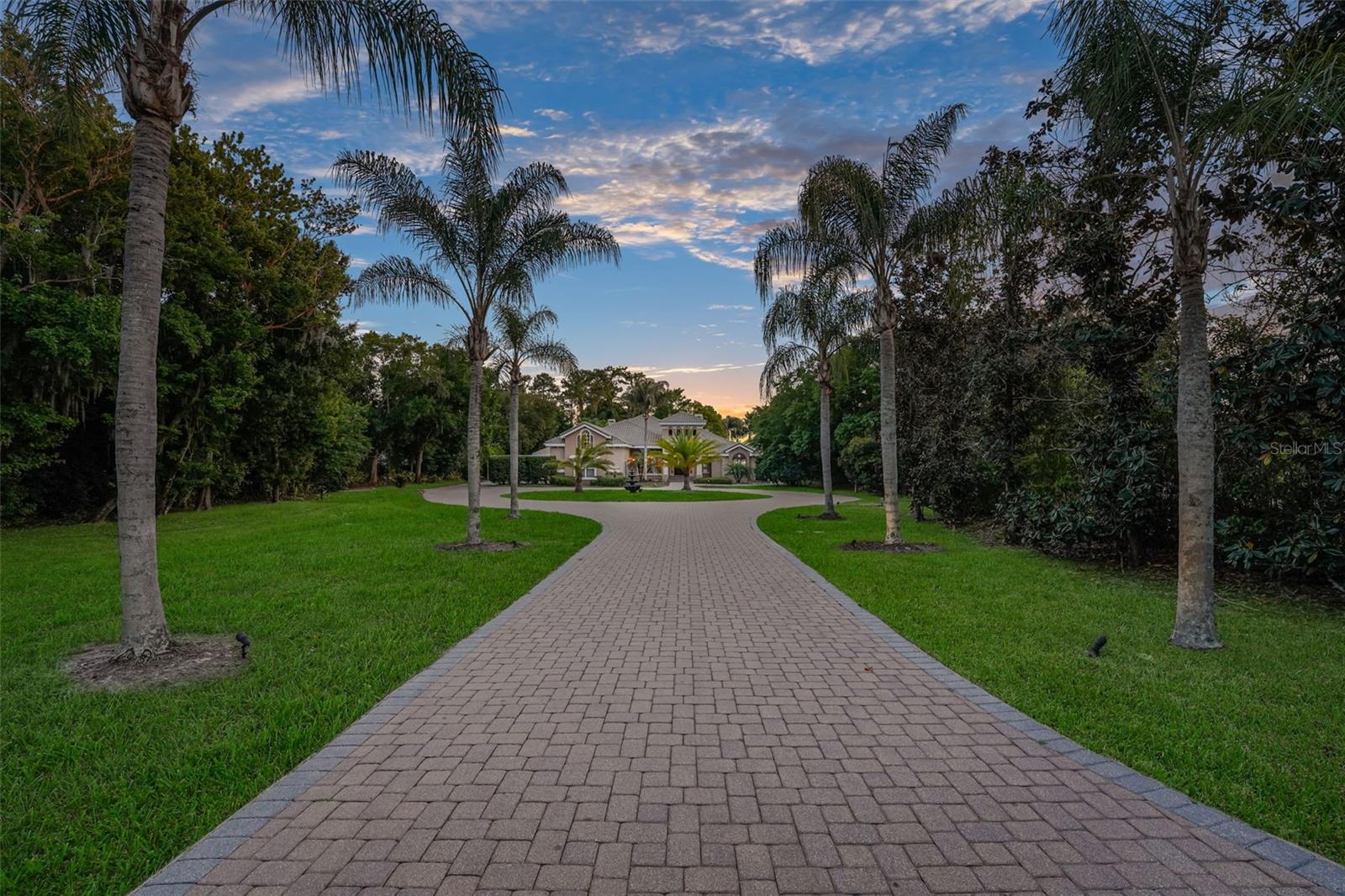 Listing photo id 18 for 880 Brantley Drive