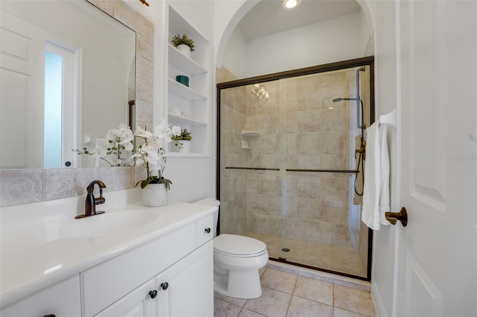 Listing photo id 37 for 880 Brantley Drive