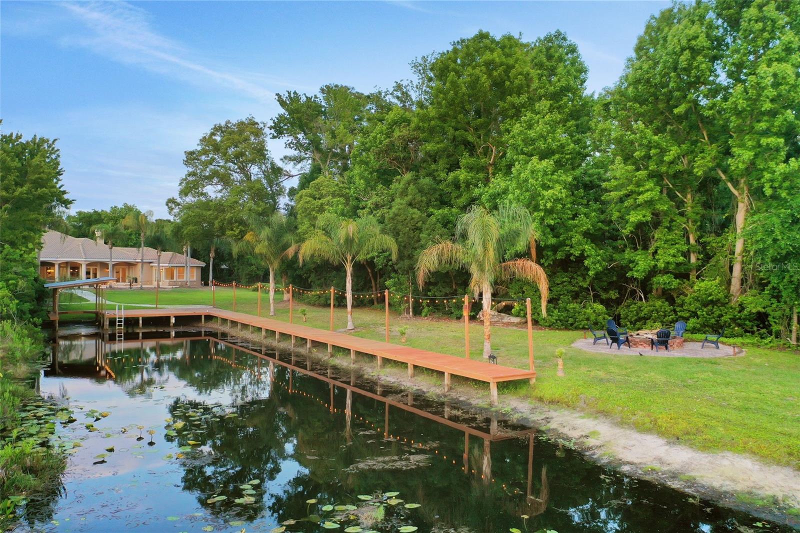 Listing photo id 3 for 880 Brantley Drive