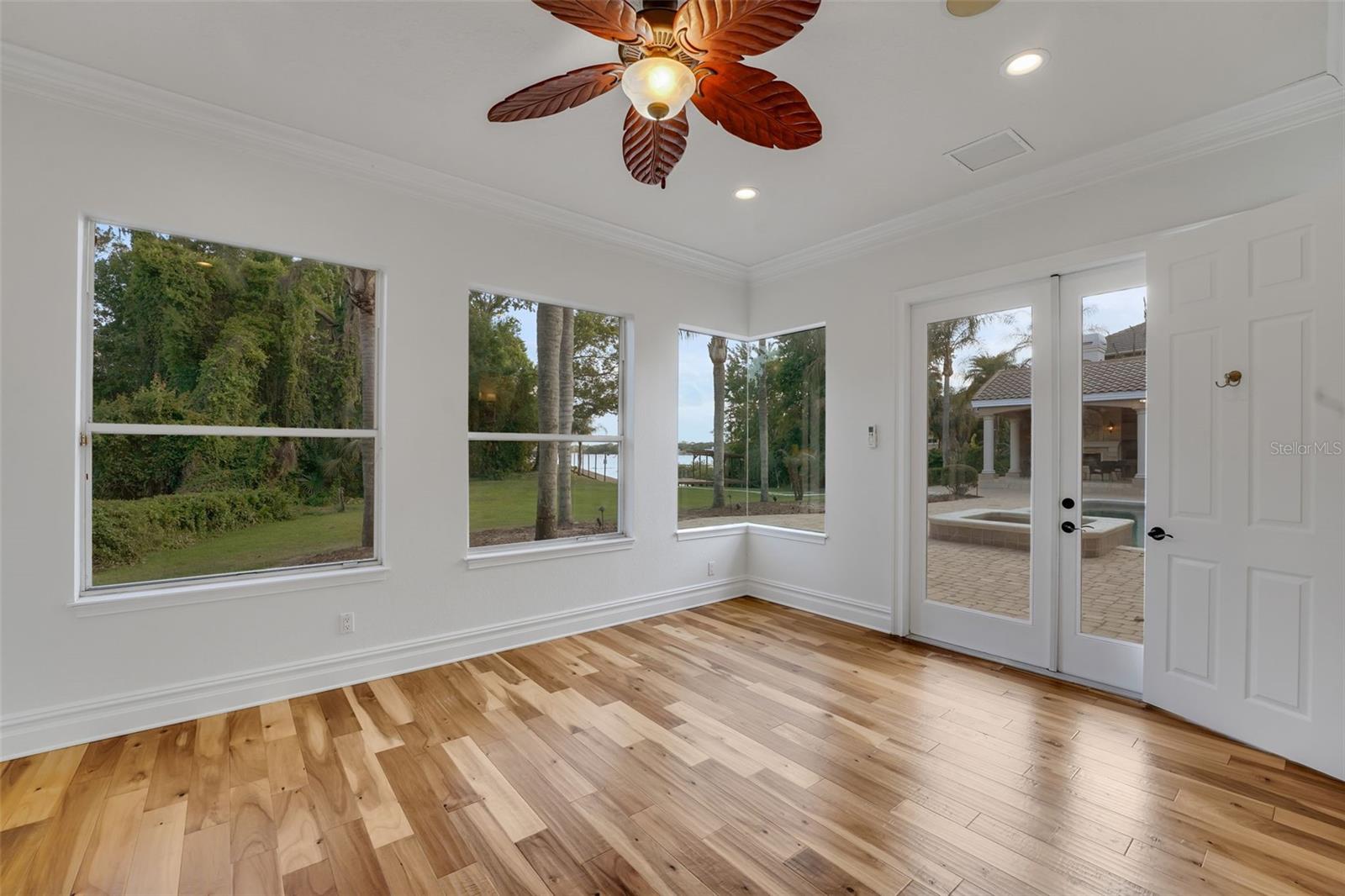 Listing photo id 50 for 880 Brantley Drive