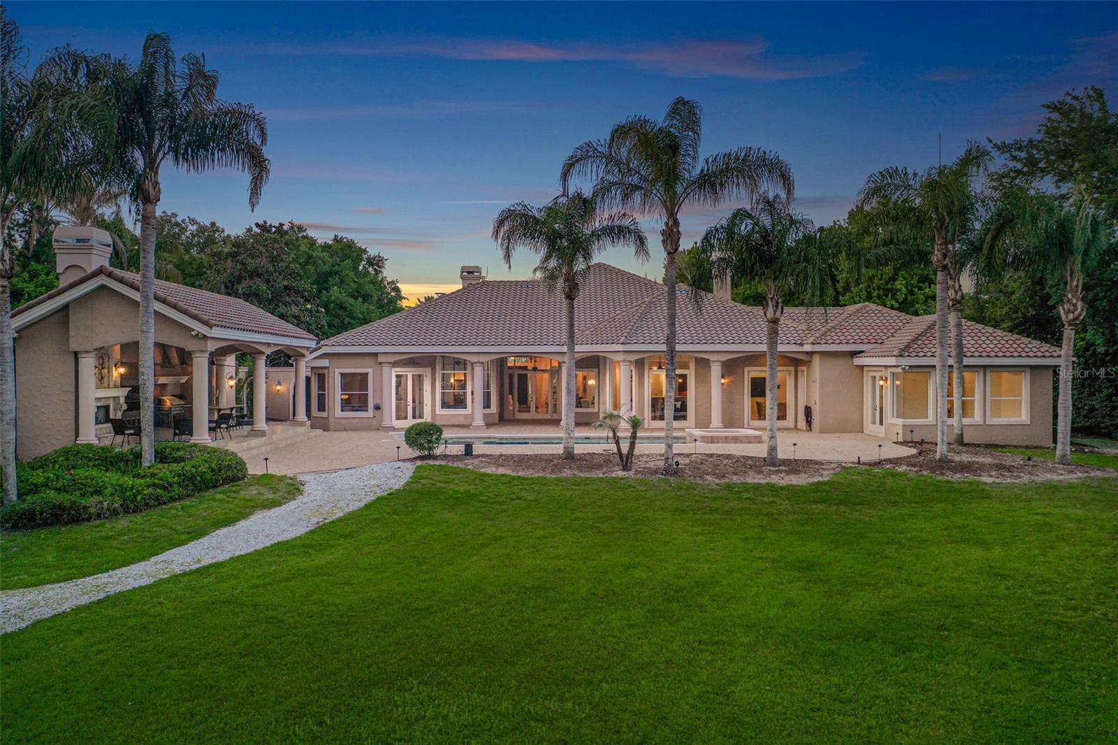 Listing photo id 6 for 880 Brantley Drive