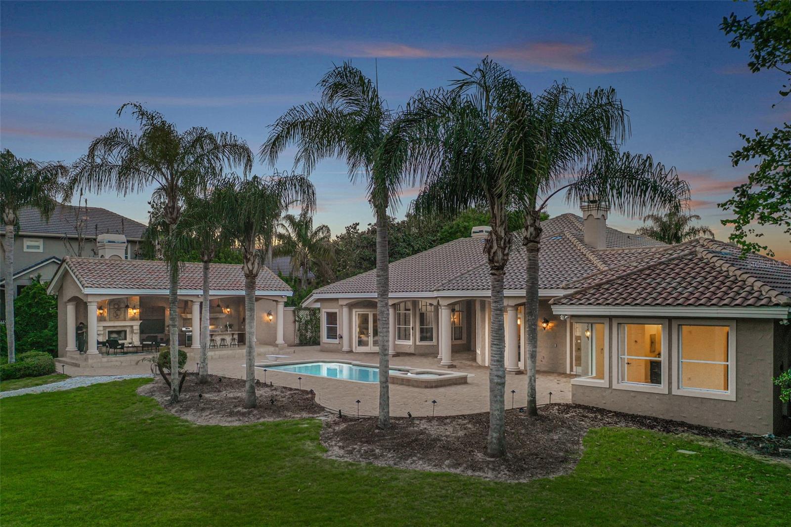 Listing photo id 7 for 880 Brantley Drive