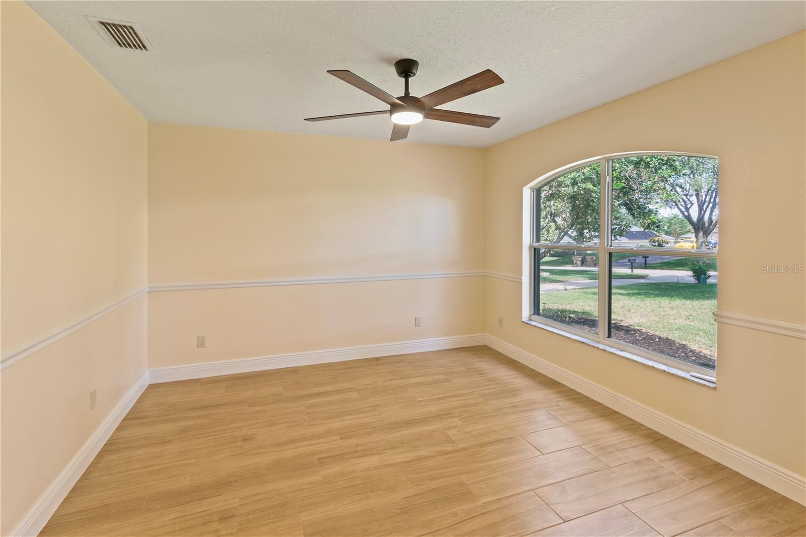 Image 11 of 23 For 10814 Vineyard Court