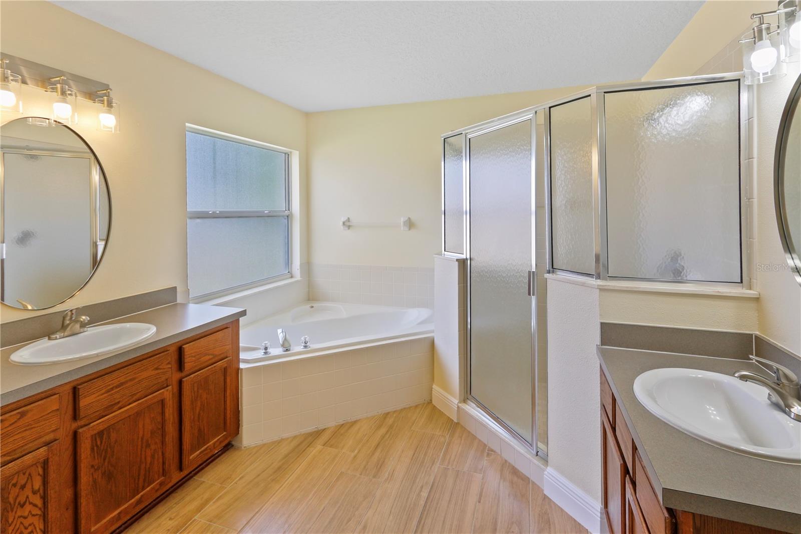 Image 13 of 23 For 10814 Vineyard Court