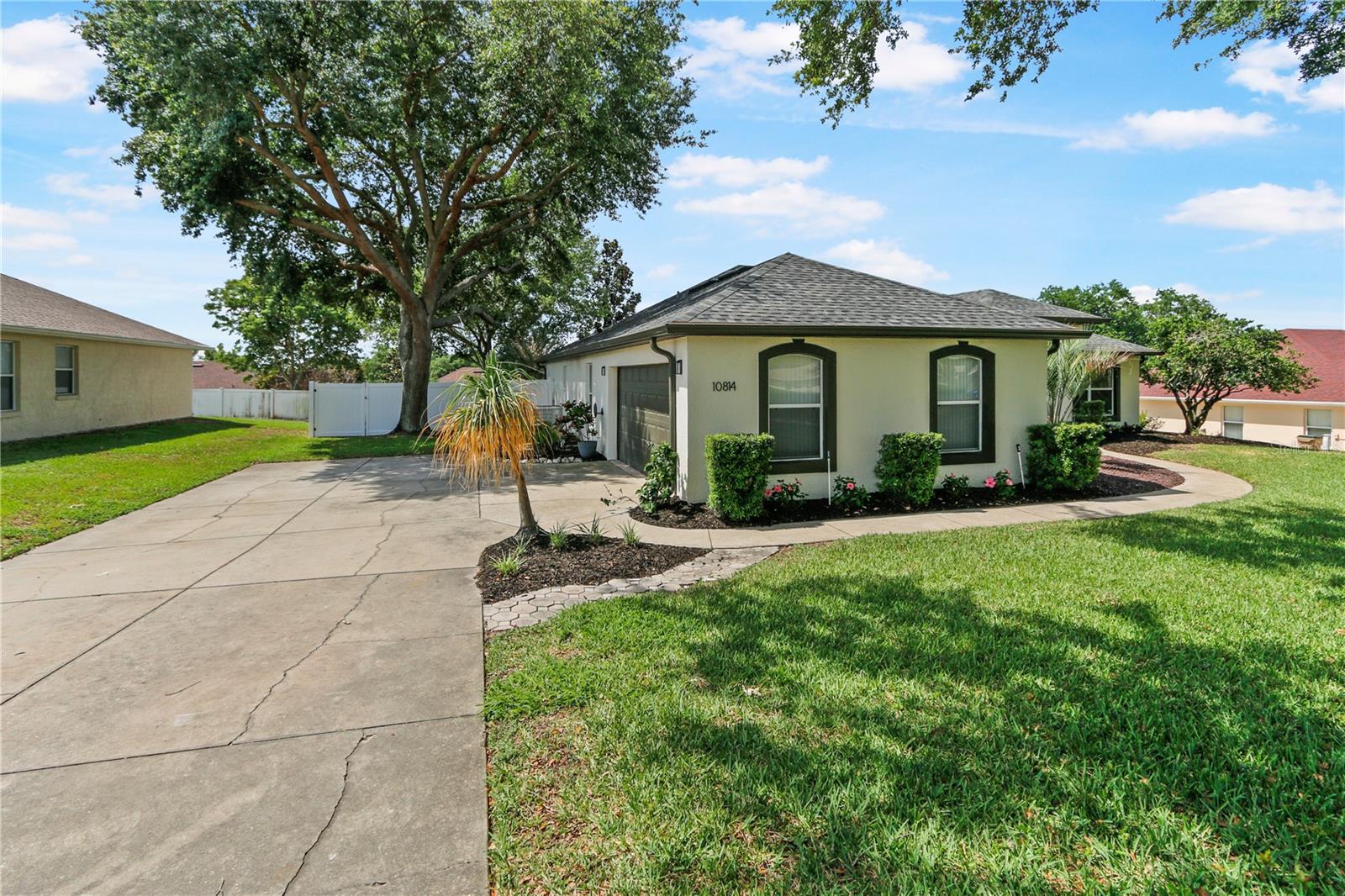 Image 2 of 23 For 10814 Vineyard Court