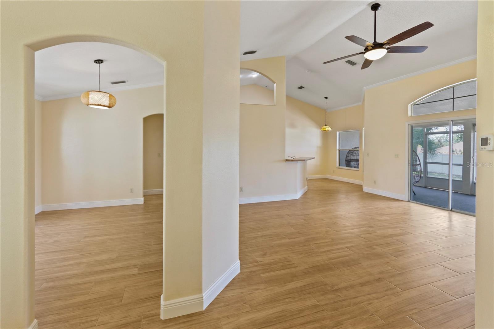 Image 5 of 23 For 10814 Vineyard Court
