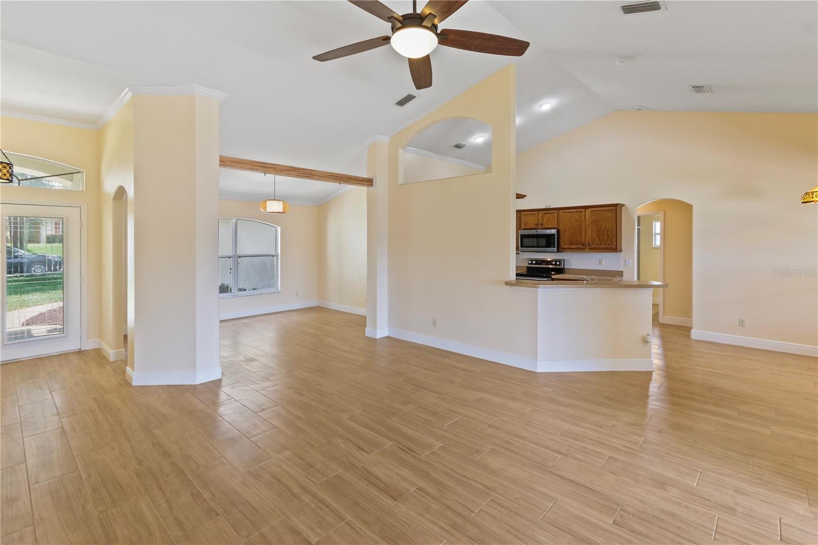 Image 6 of 23 For 10814 Vineyard Court