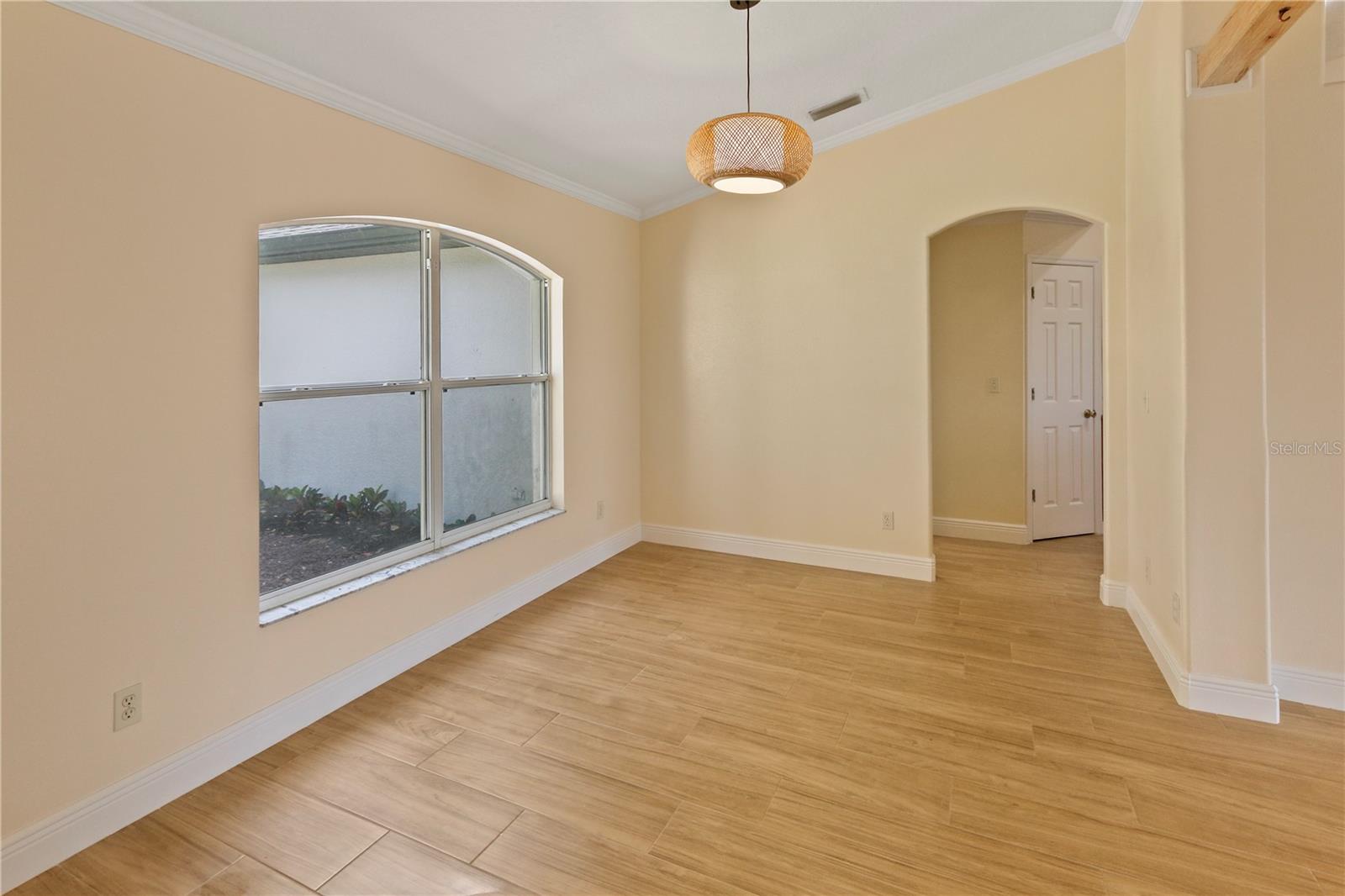 Image 7 of 23 For 10814 Vineyard Court