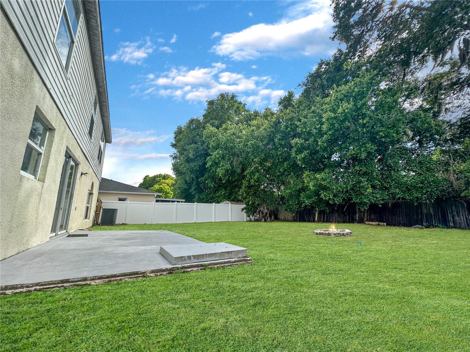 Image 10 of 25 For 118 Oak View Place