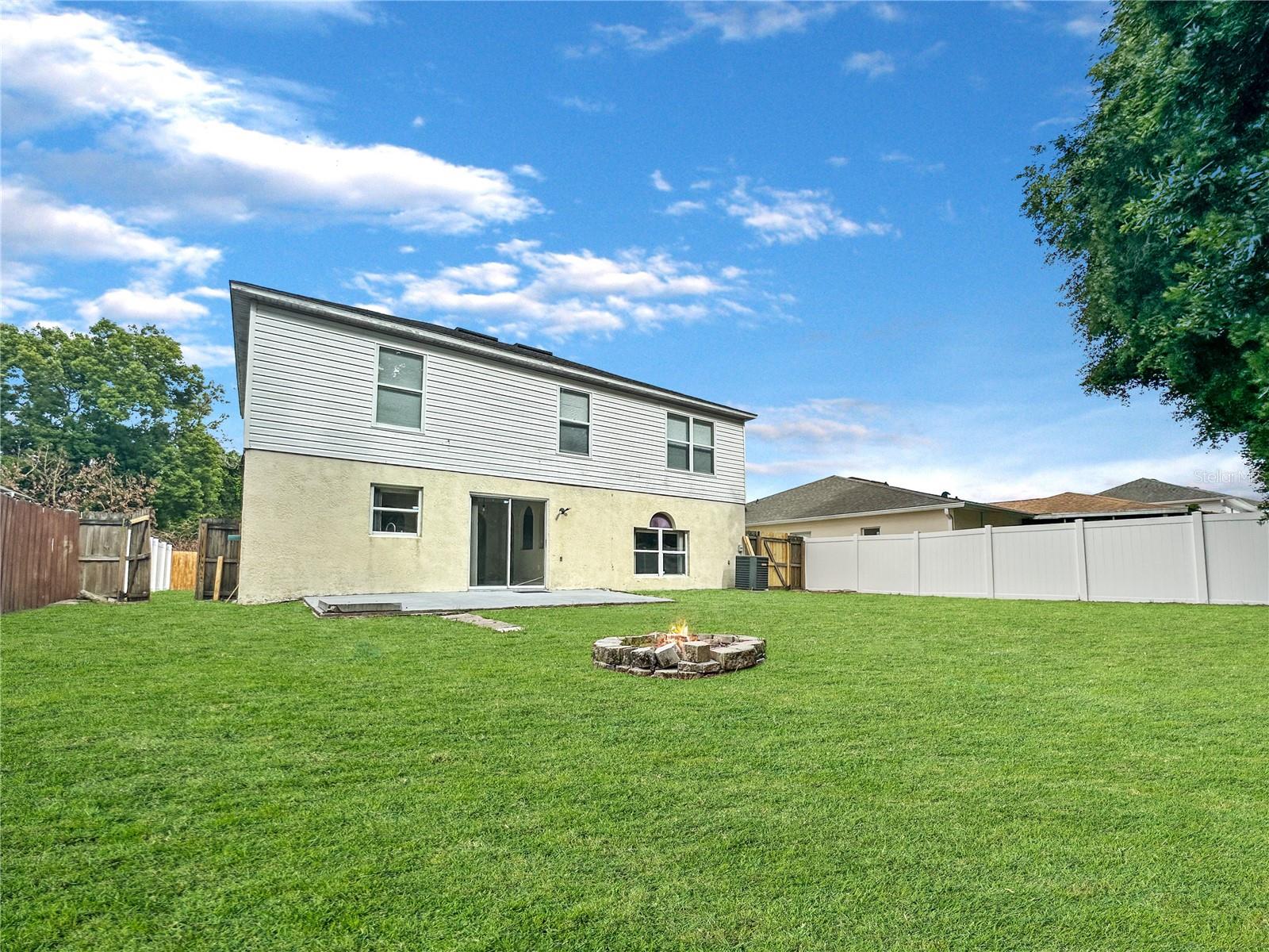 Image 18 of 25 For 118 Oak View Place
