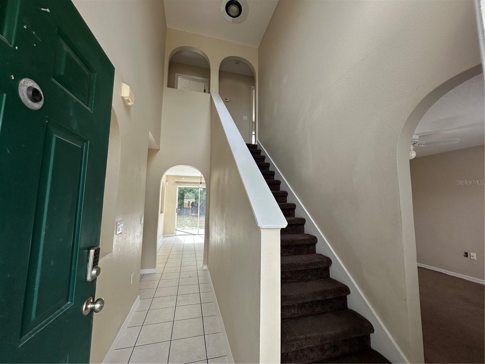 Image 3 of 25 For 118 Oak View Place