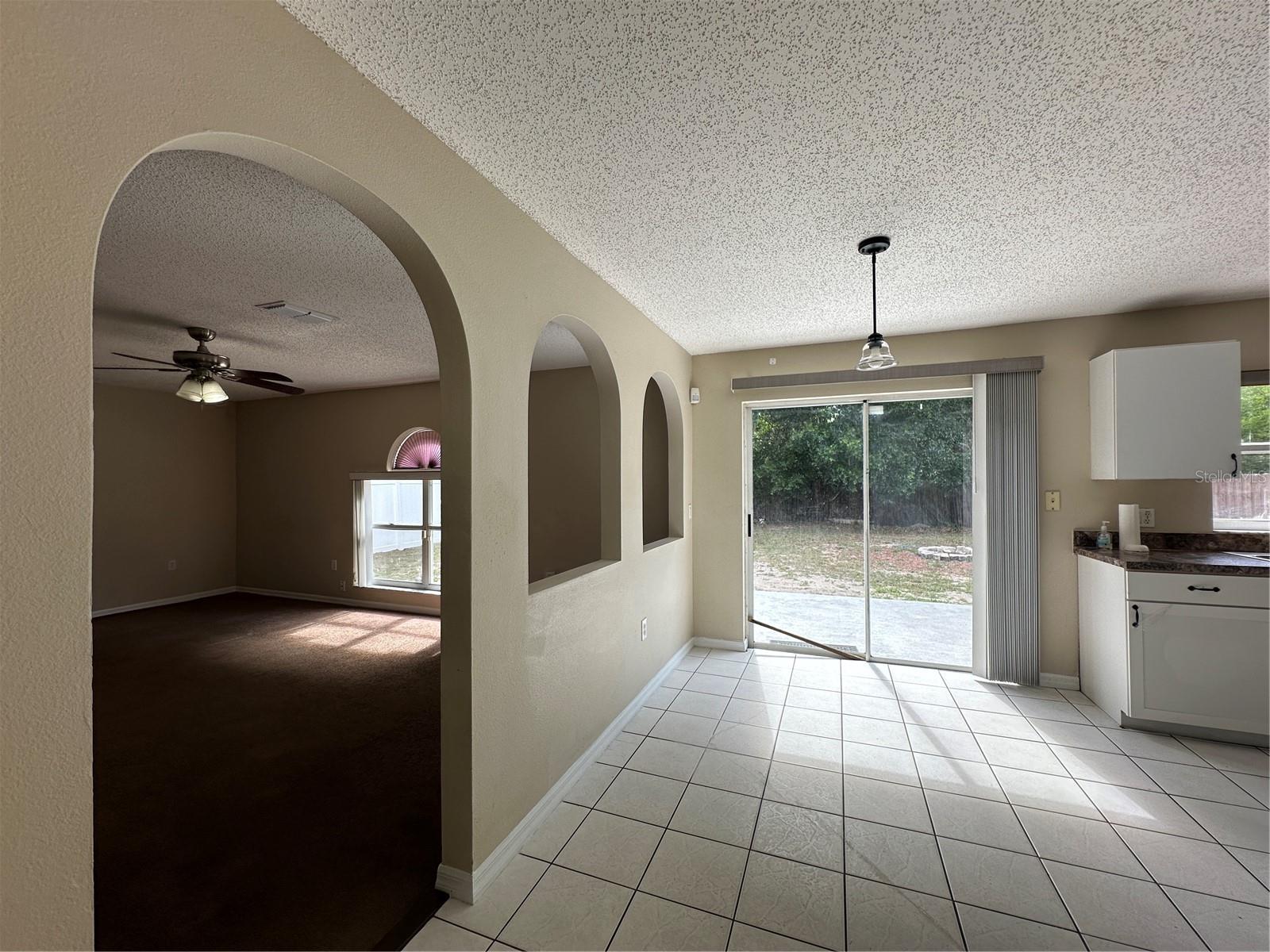 Image 4 of 25 For 118 Oak View Place