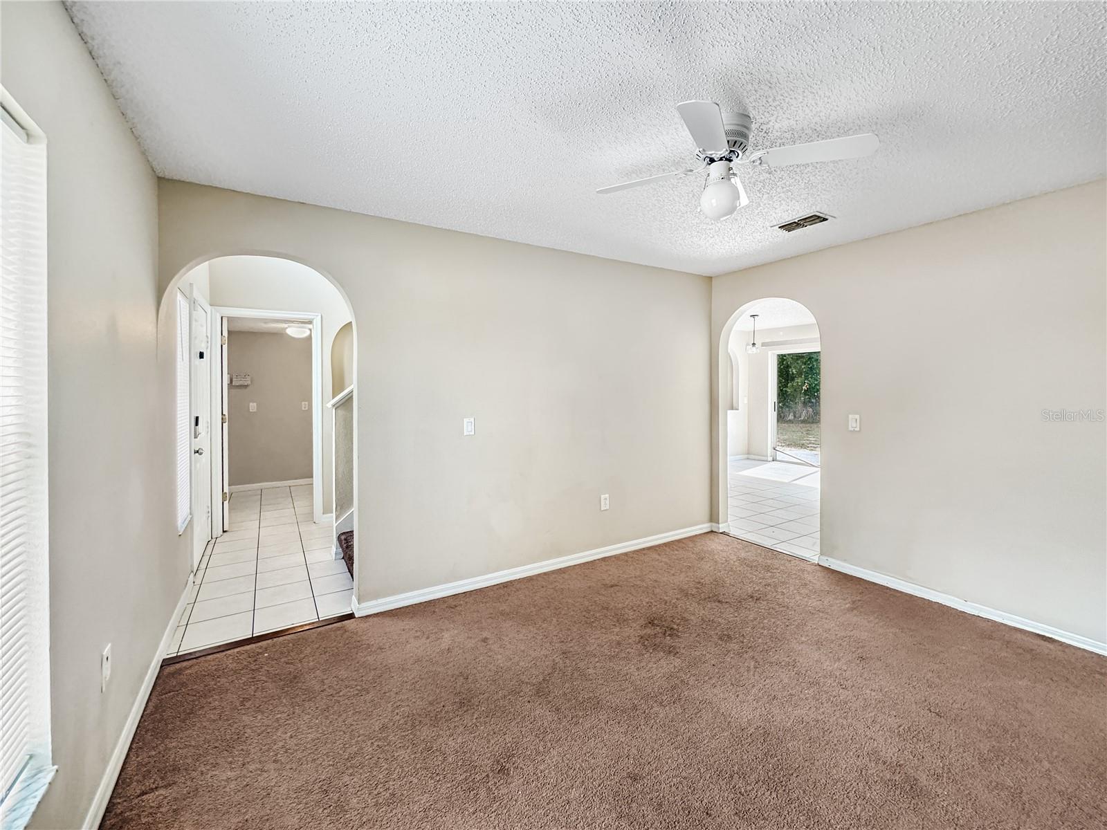 Image 5 of 25 For 118 Oak View Place