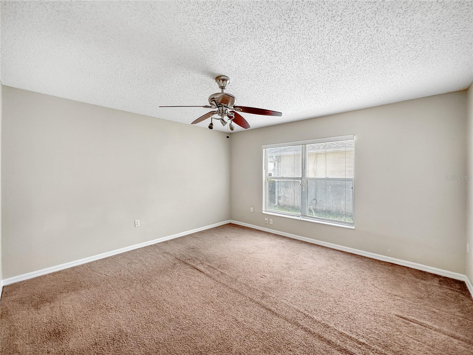 Image 7 of 25 For 118 Oak View Place