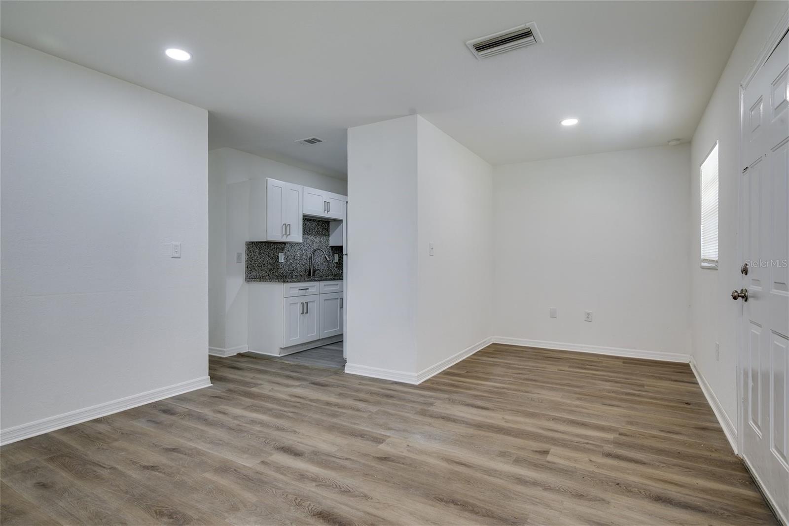 Image 4 of 20 For 1709 Comanche Avenue