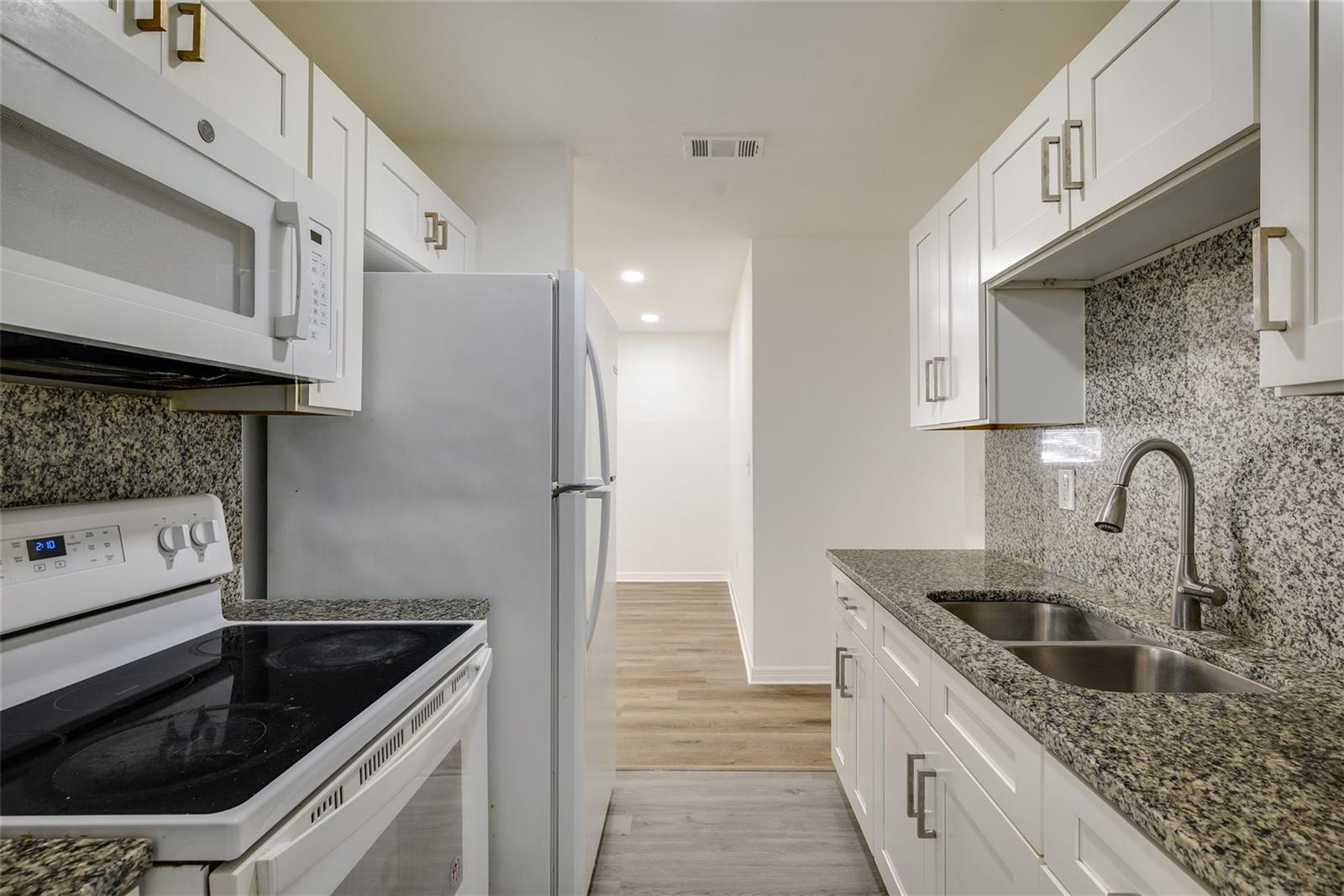 Image 7 of 20 For 1709 Comanche Avenue