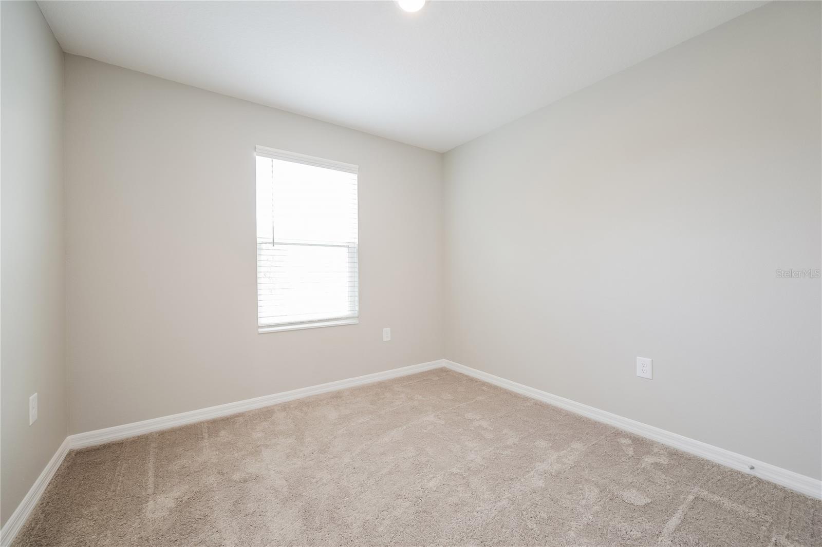 Image 11 of 17 For 1662 Redfin Drive