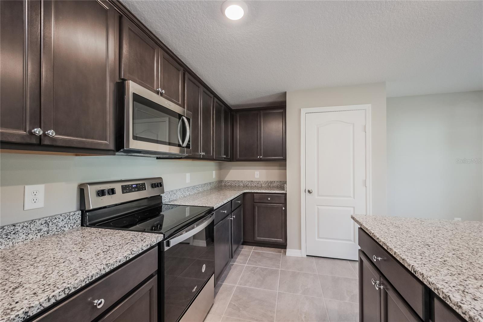 Image 5 of 17 For 1662 Redfin Drive
