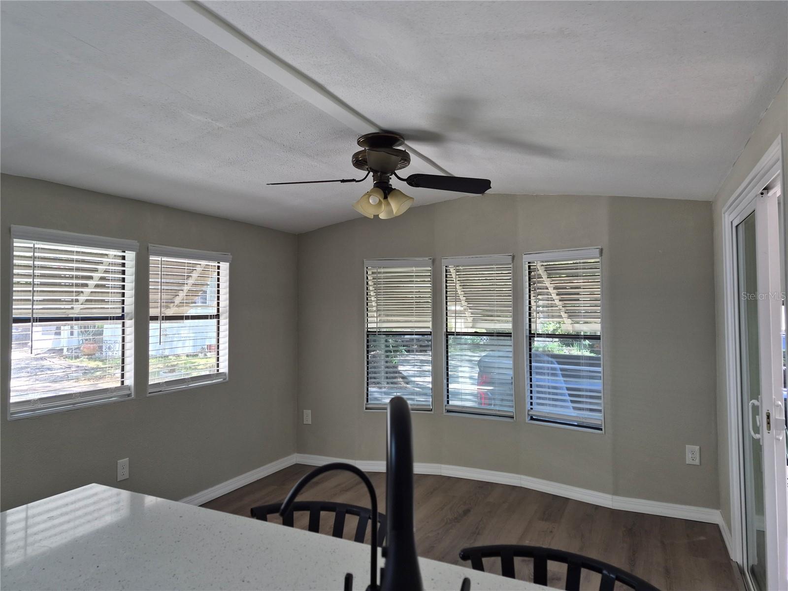Image 4 of 11 For 3000 Clarcona Road 532