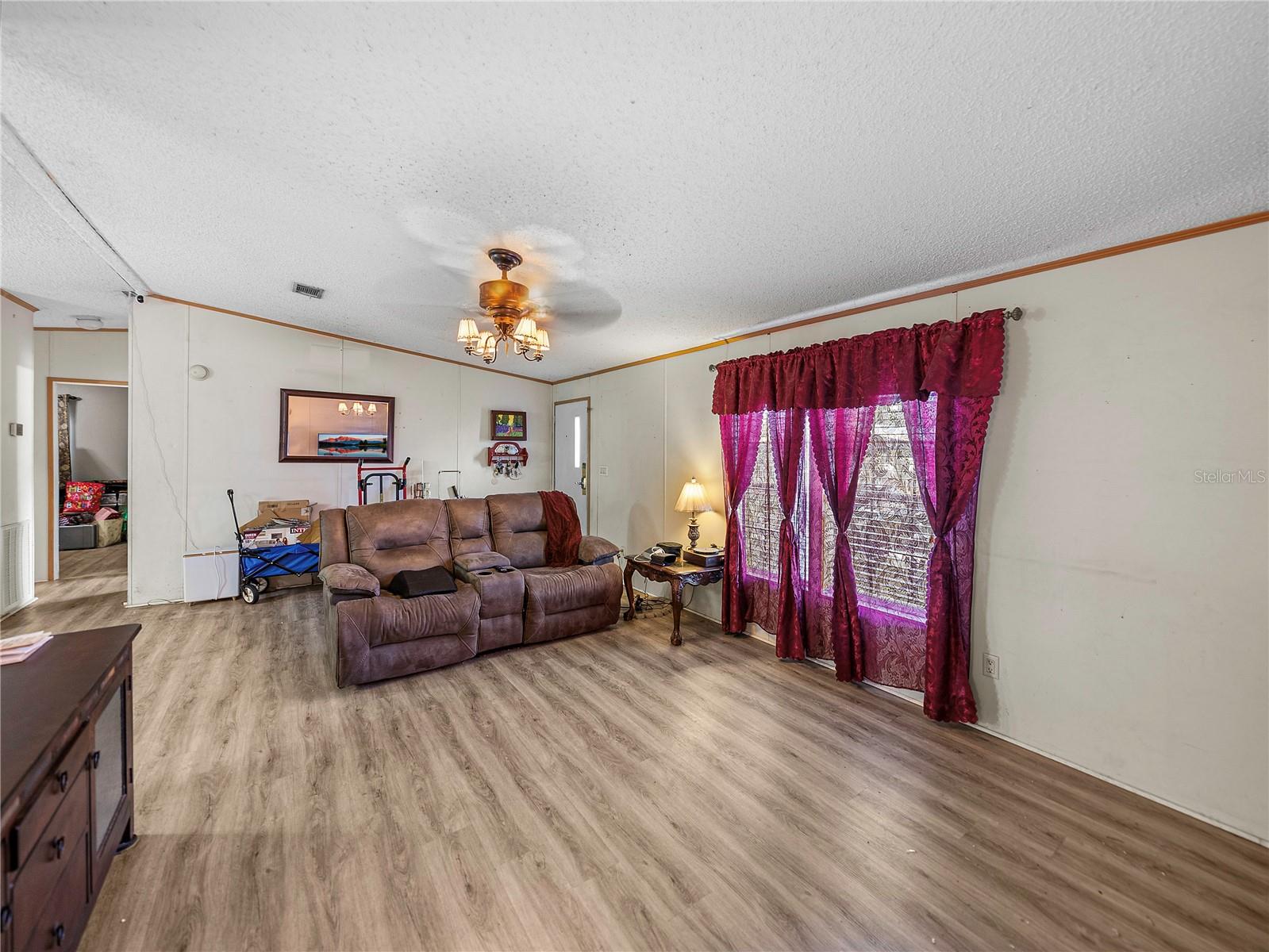 Image 31 of 100 For 11404 Lithia Pinecrest Road