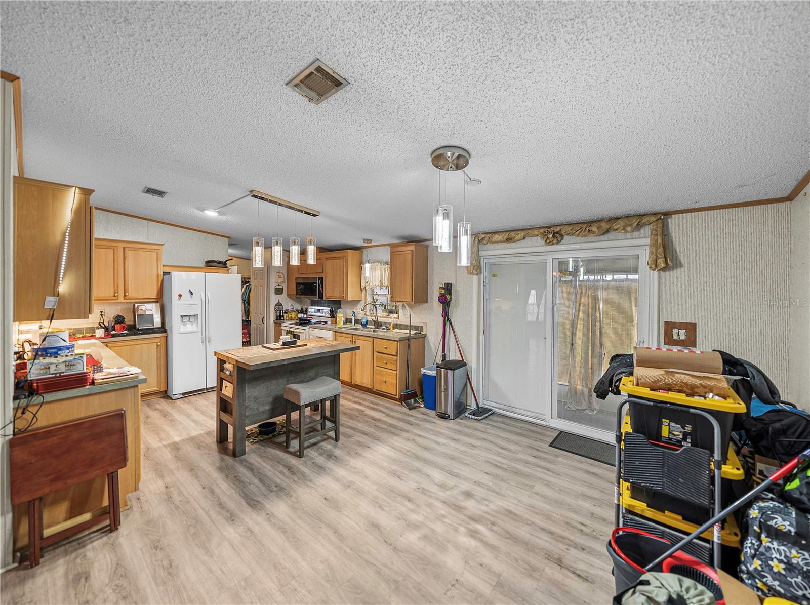 Image 33 of 100 For 11404 Lithia Pinecrest Road