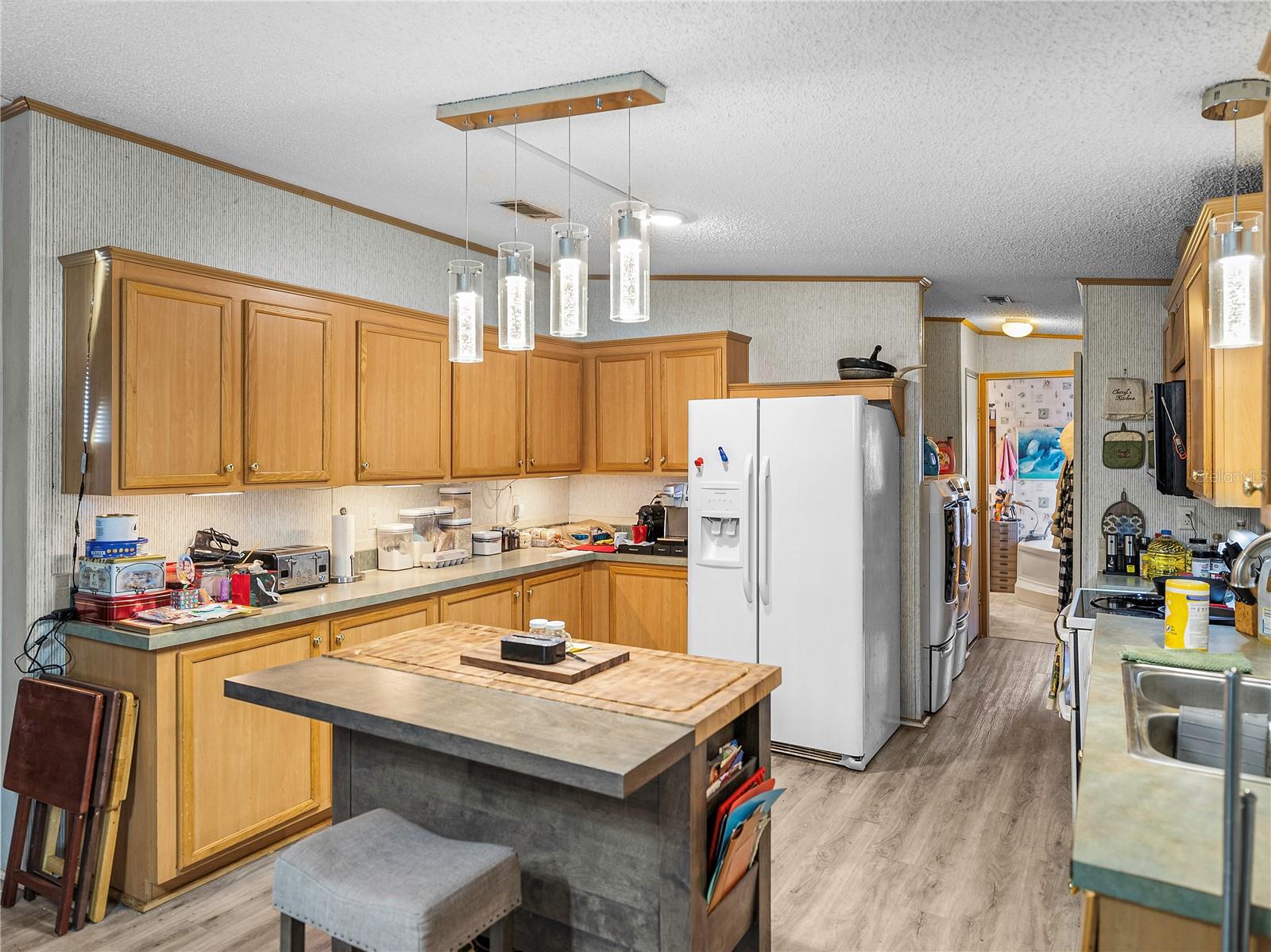 Image 36 of 100 For 11404 Lithia Pinecrest Road