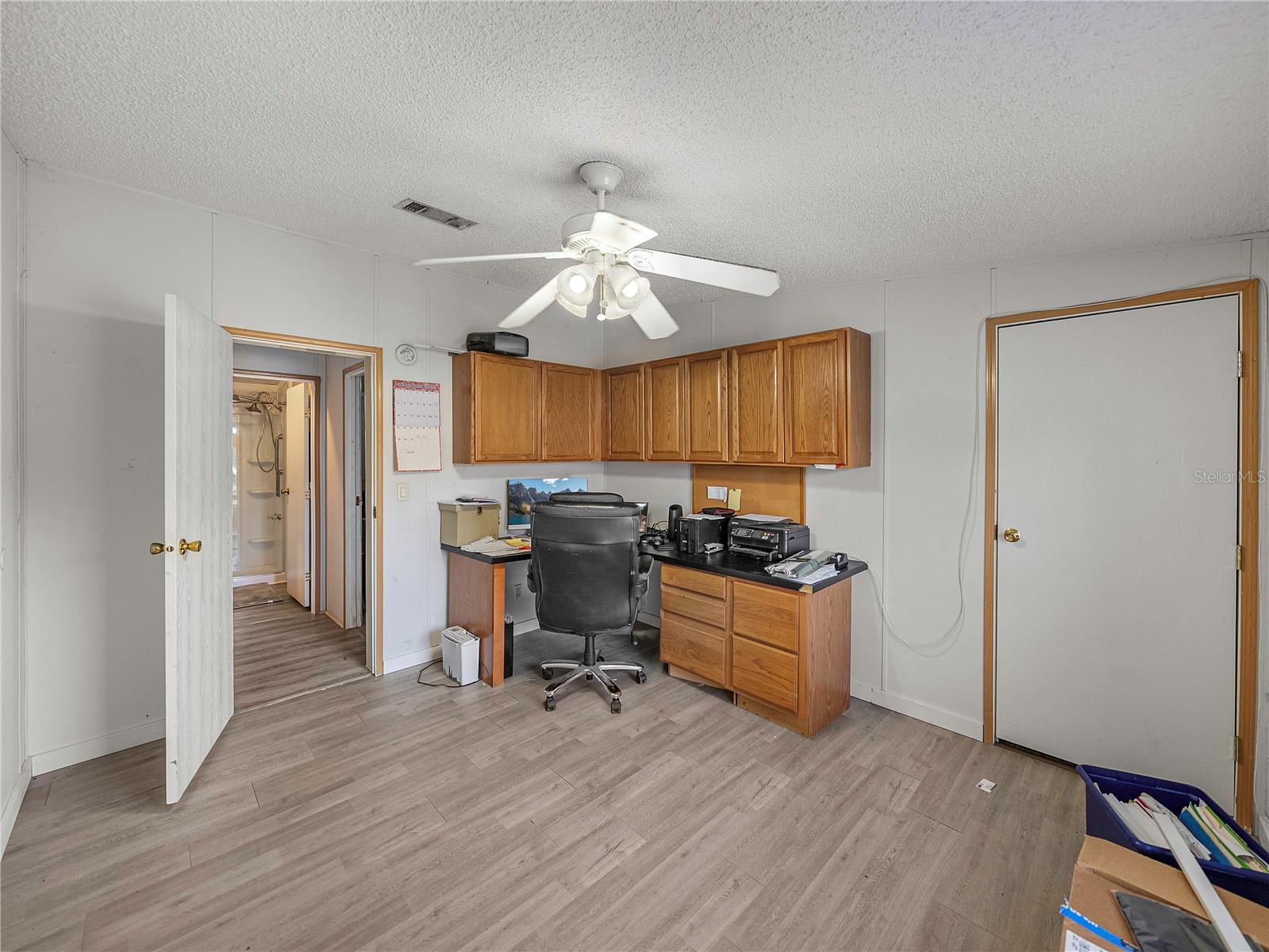 Image 43 of 100 For 11404 Lithia Pinecrest Road