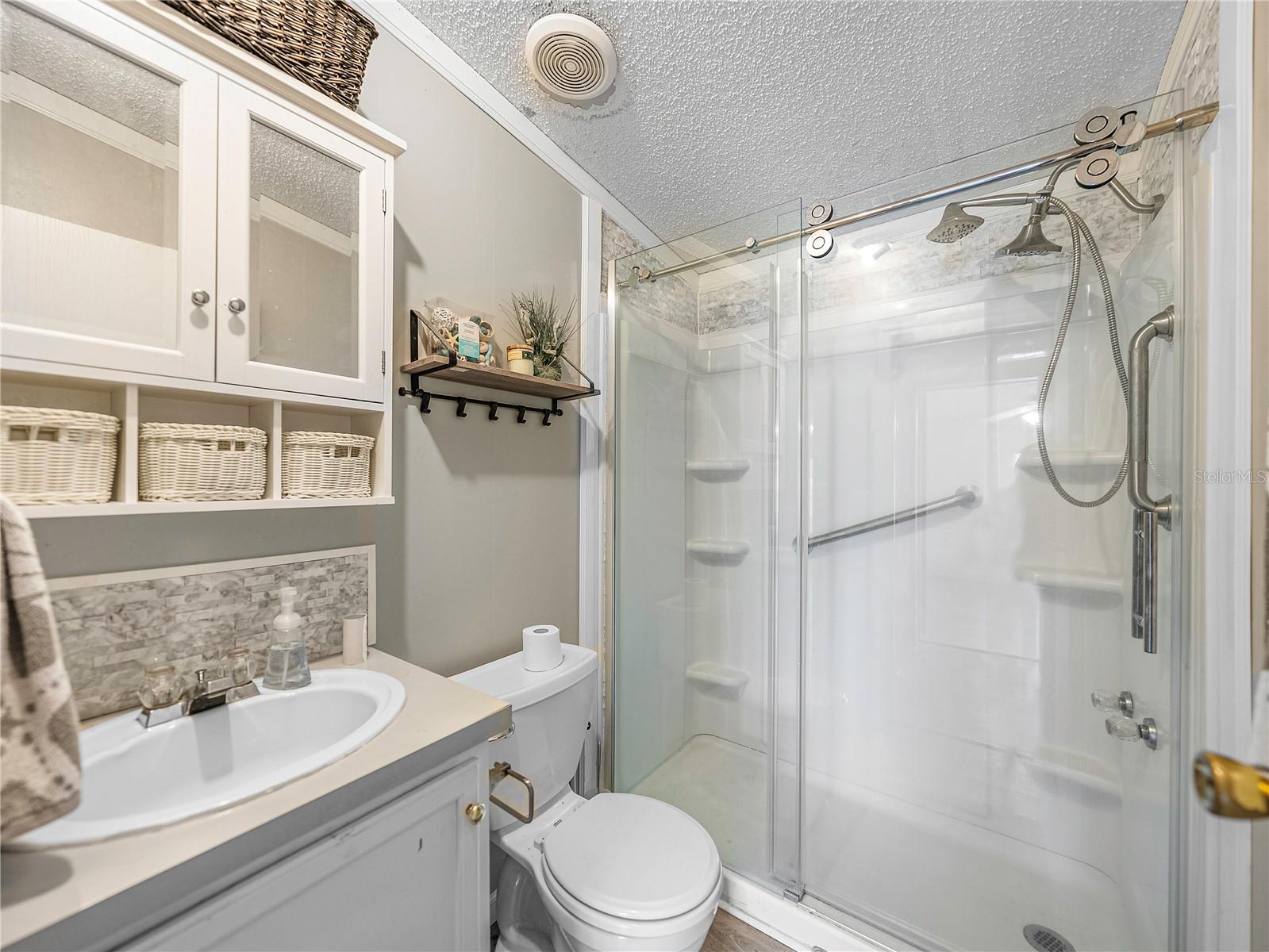 Image 45 of 100 For 11404 Lithia Pinecrest Road