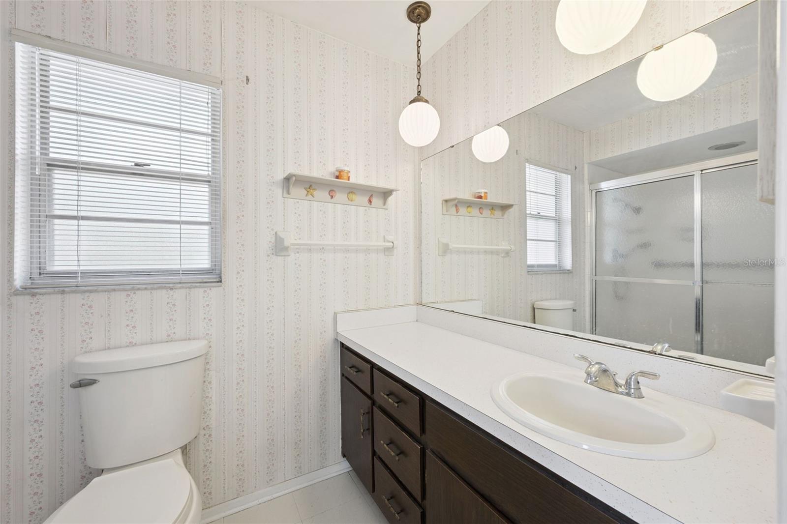 Image 11 of 27 For 608 Wavecrest Drive