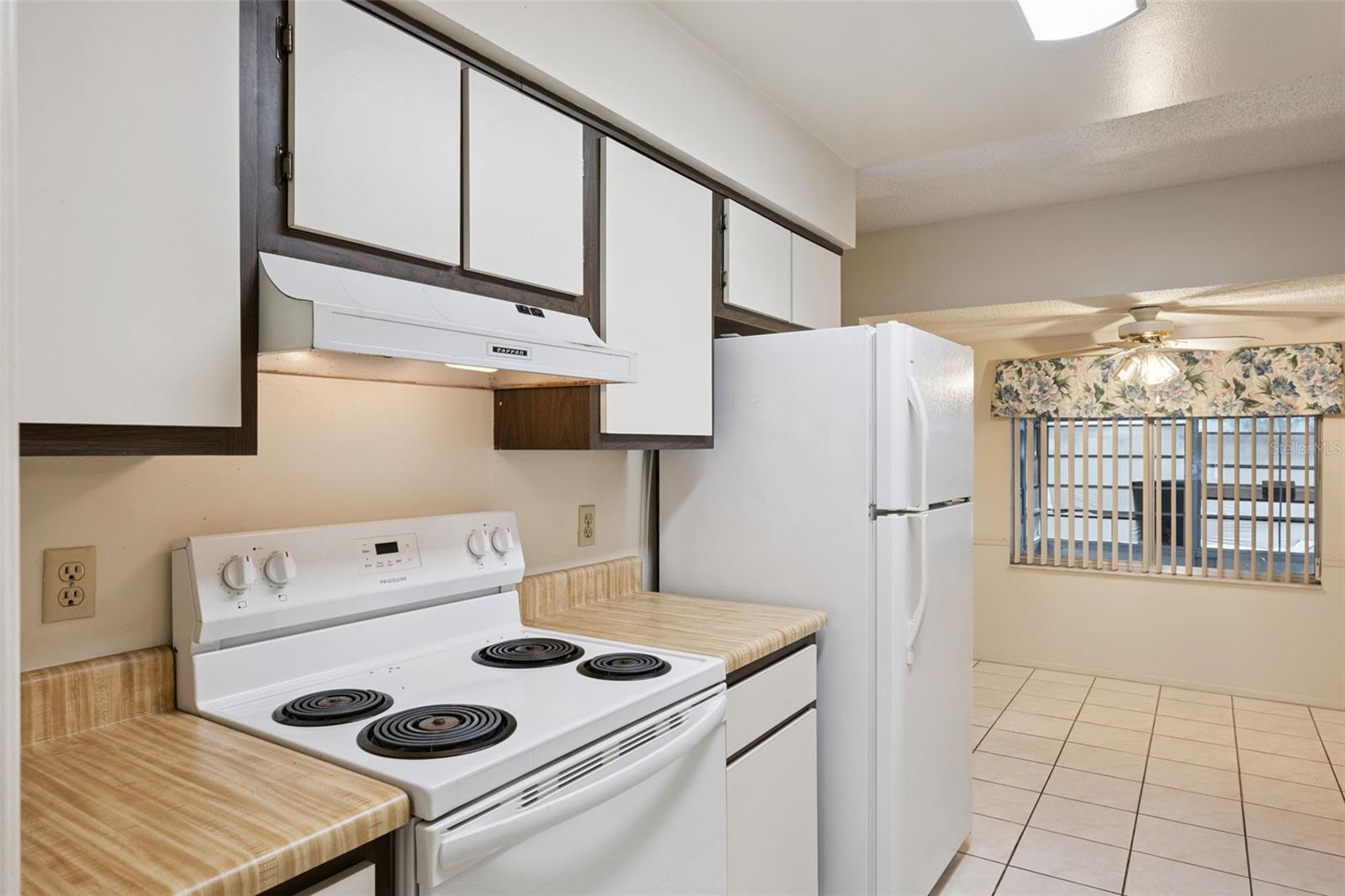 Image 6 of 27 For 608 Wavecrest Drive