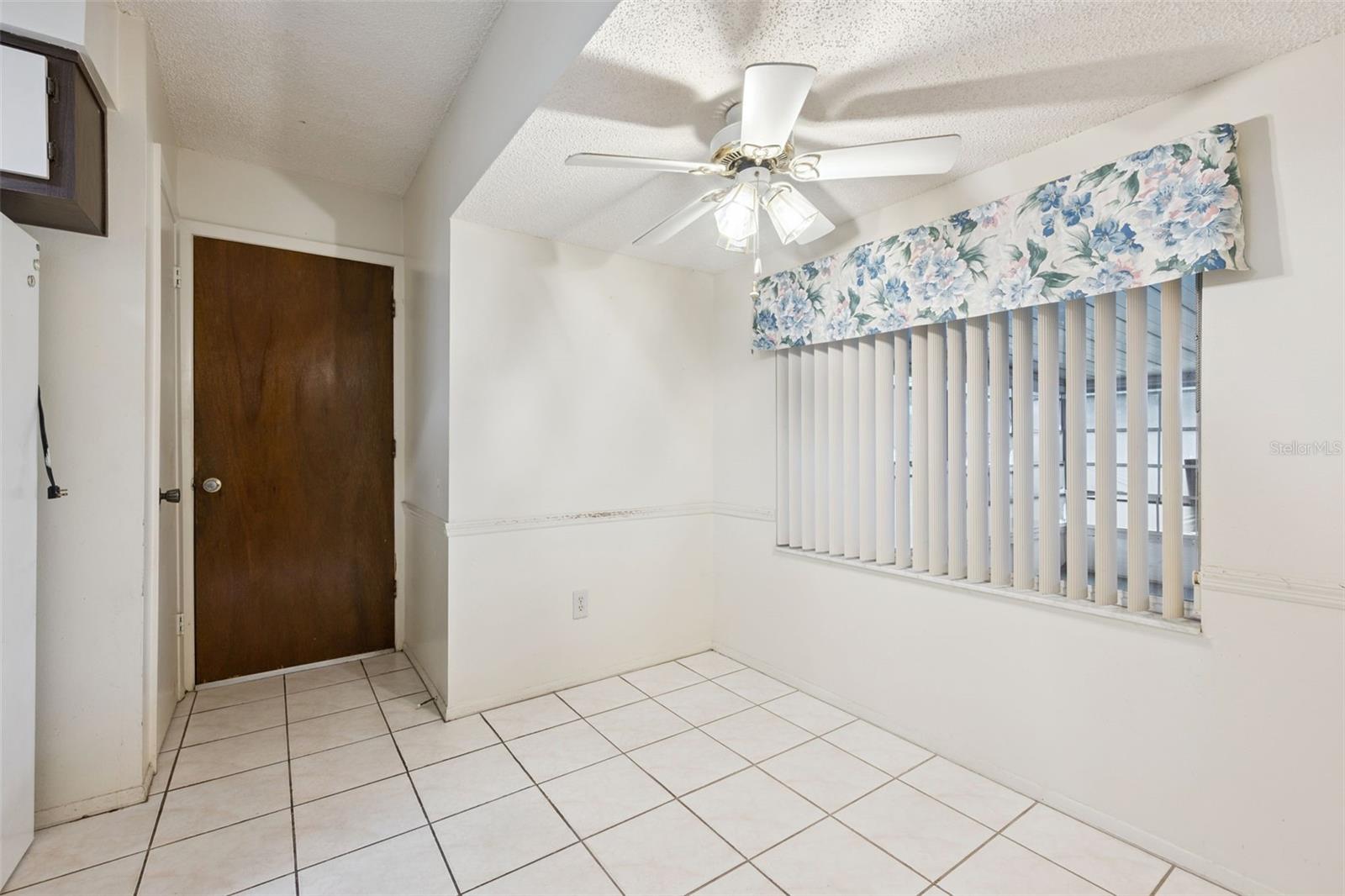 Image 8 of 27 For 608 Wavecrest Drive