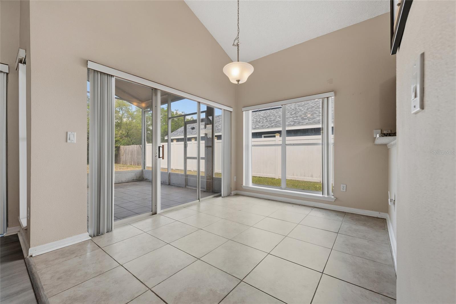 Image 12 of 31 For 854 Blackgum Court