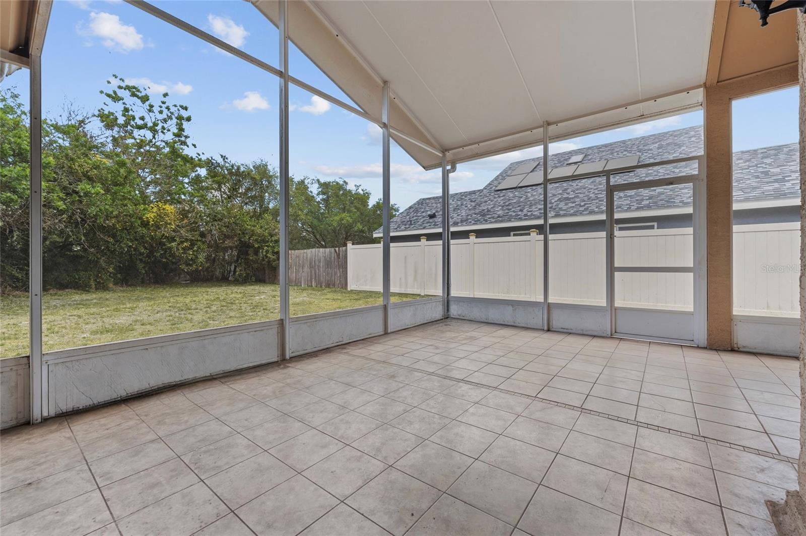 Image 13 of 31 For 854 Blackgum Court