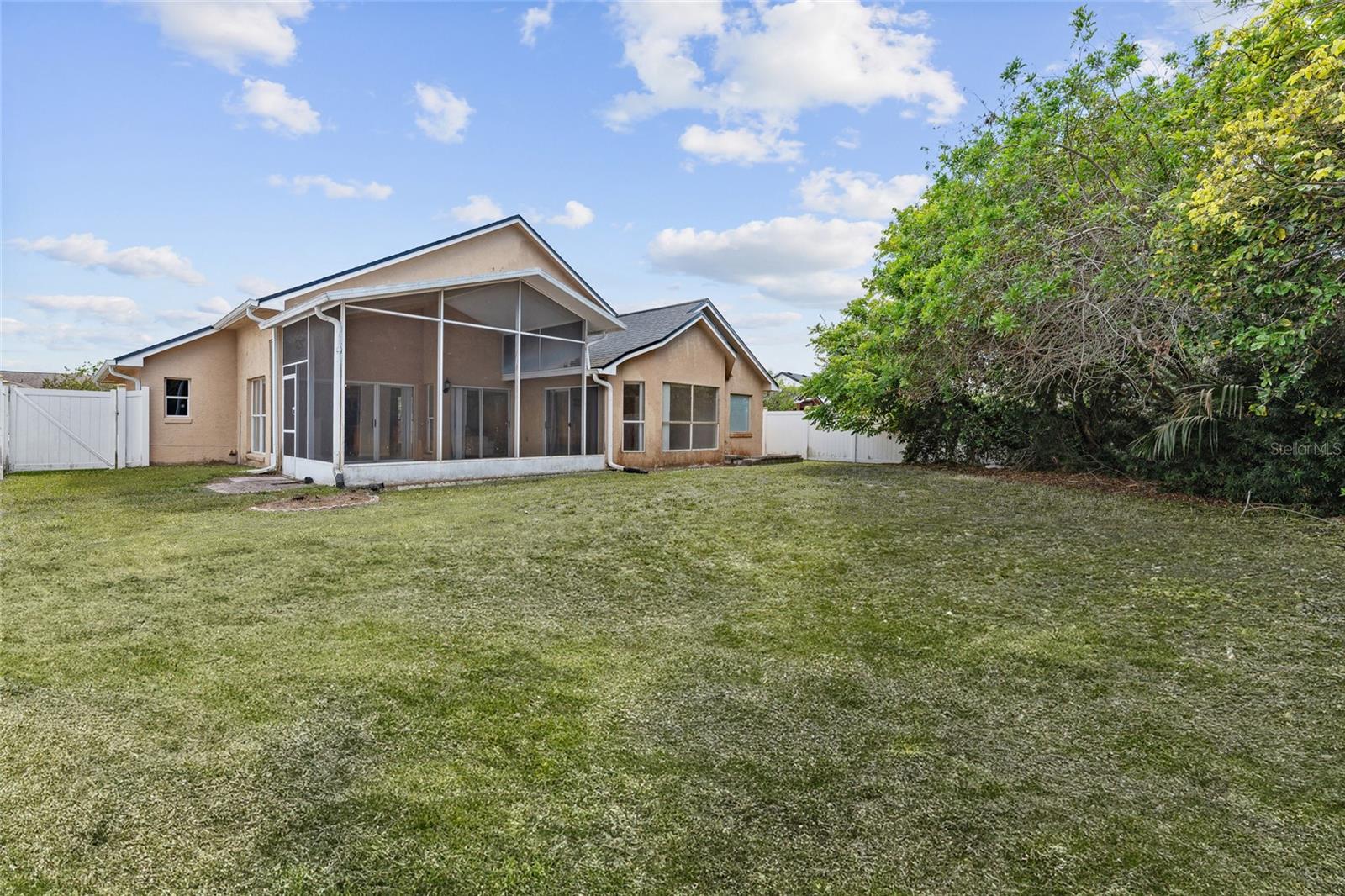Image 16 of 31 For 854 Blackgum Court