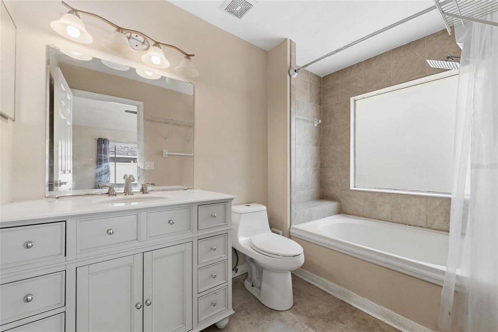 Image 19 of 31 For 854 Blackgum Court