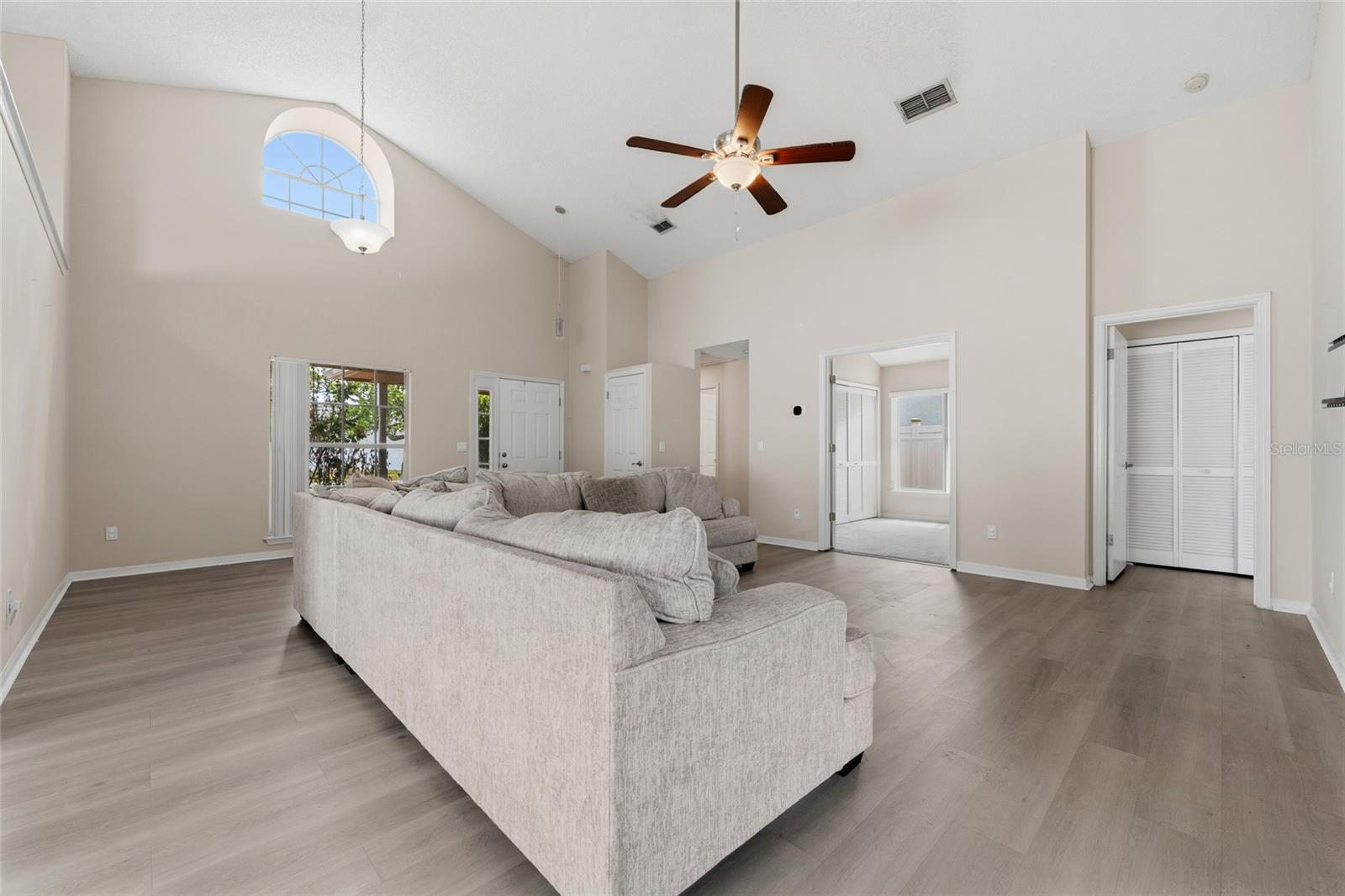 Image 5 of 31 For 854 Blackgum Court