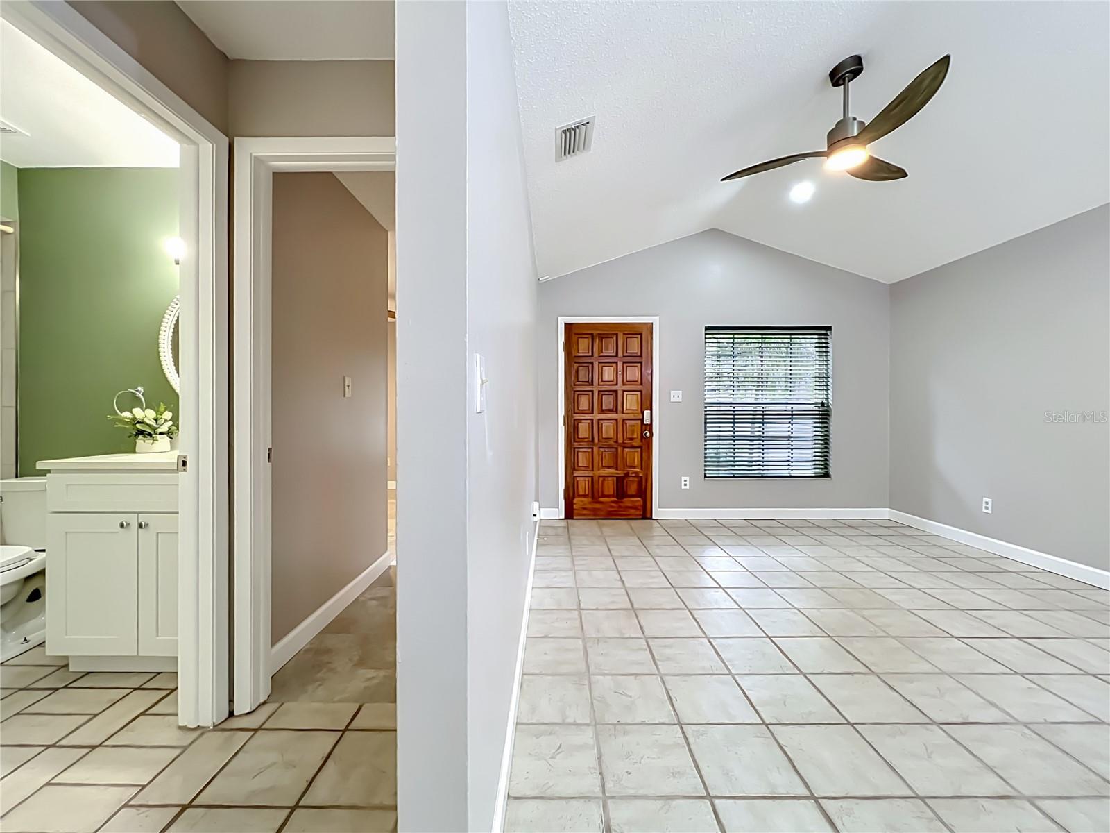Image 19 of 43 For 2557 Riva Court