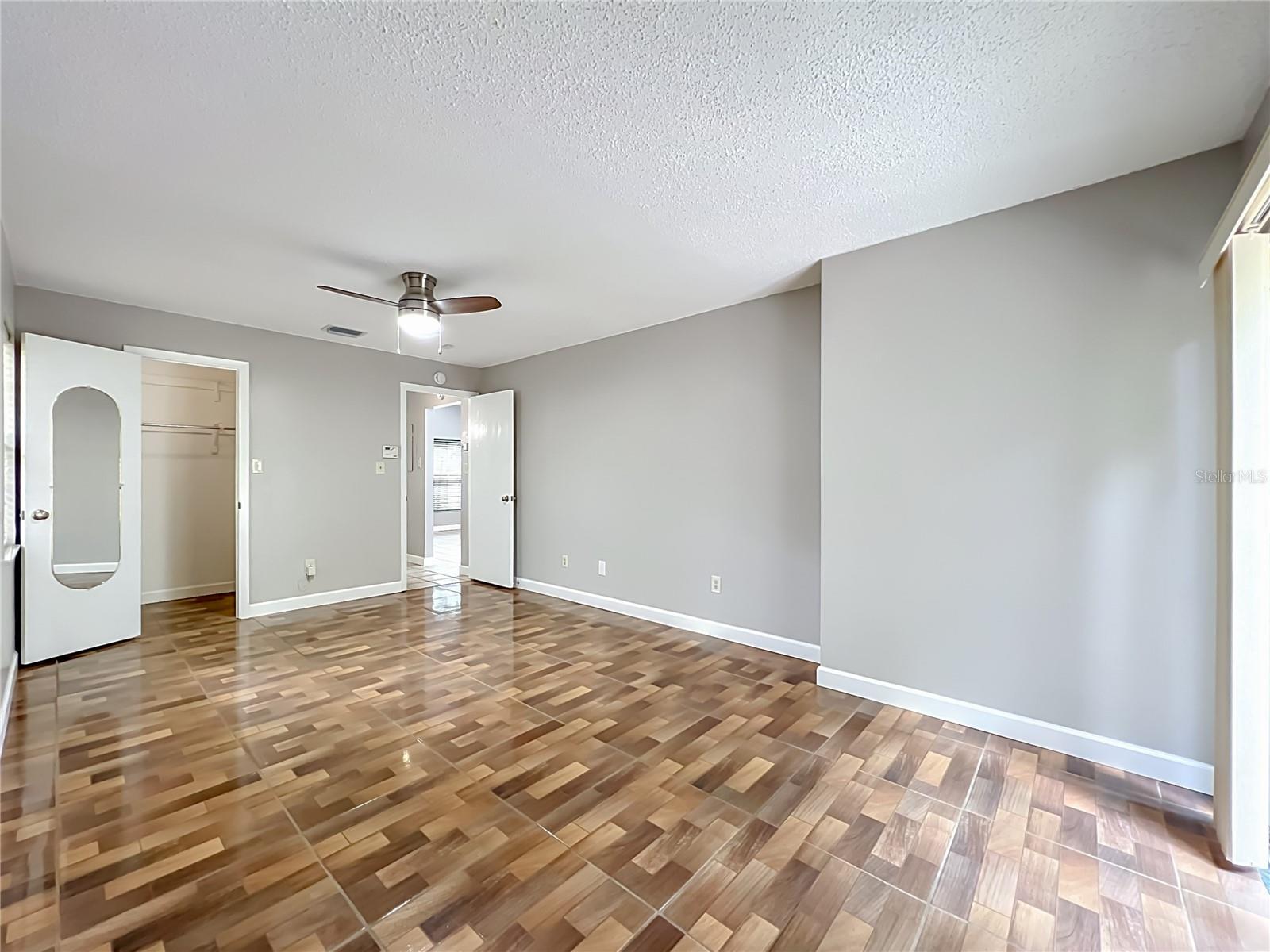 Image 22 of 43 For 2557 Riva Court