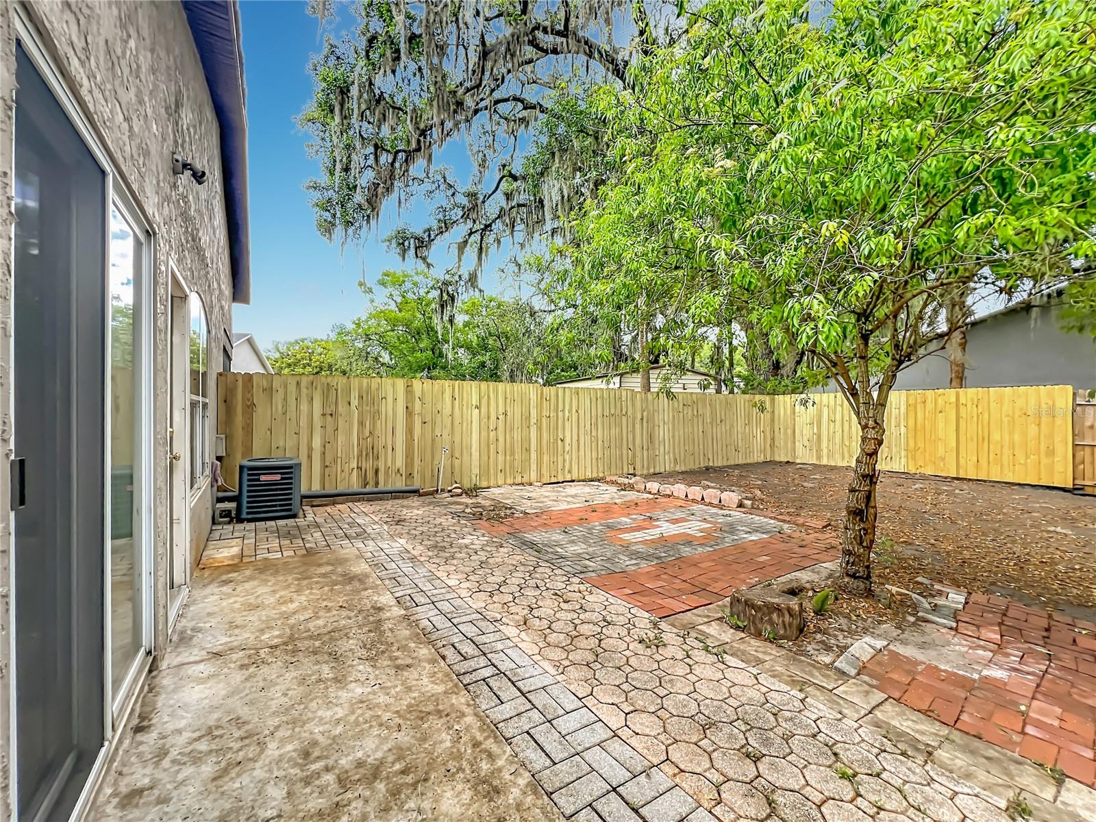 Image 29 of 43 For 2557 Riva Court